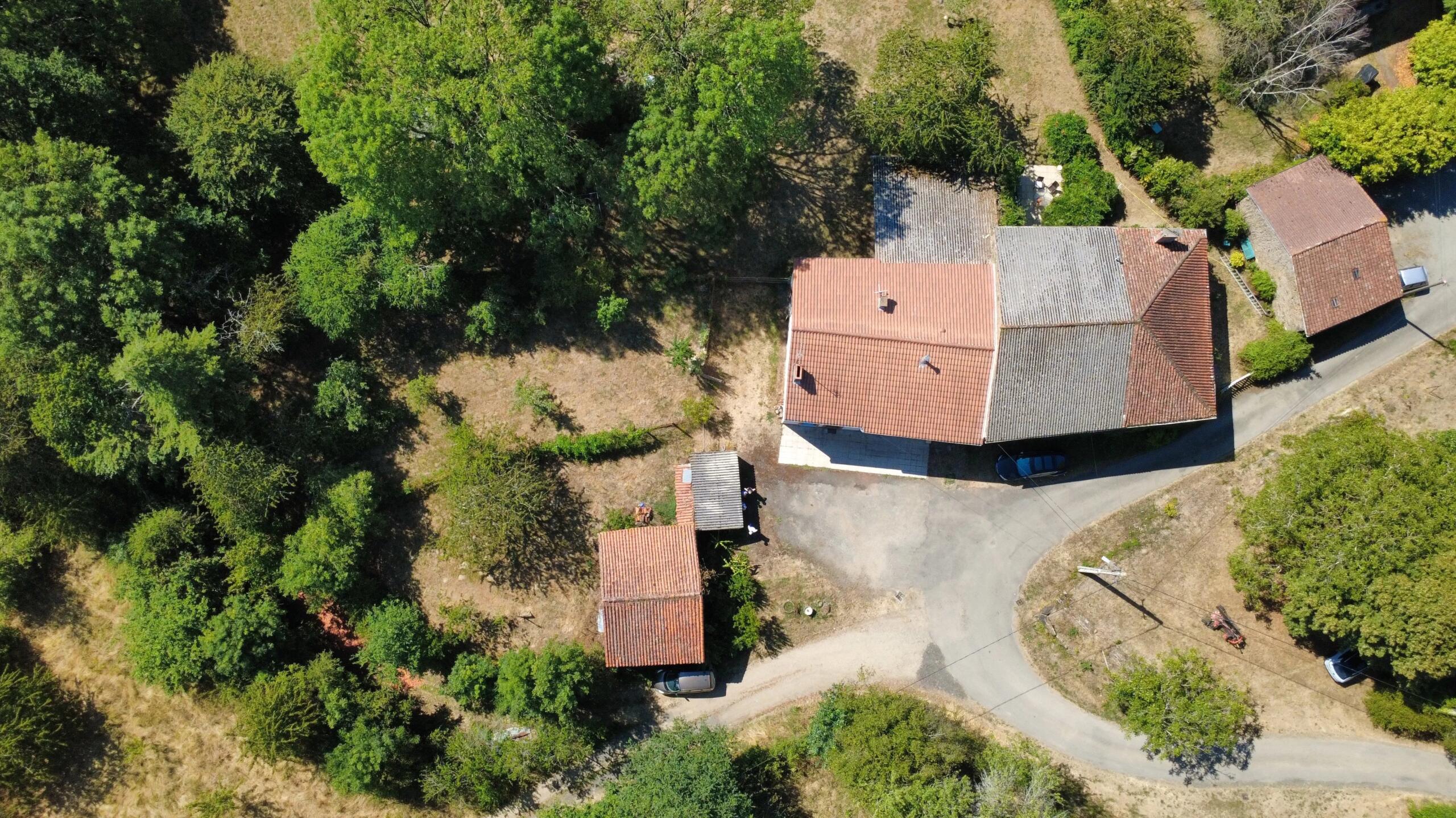 Pretty hamlet house with a garden and a garage, Limousin – France – BVI85497
