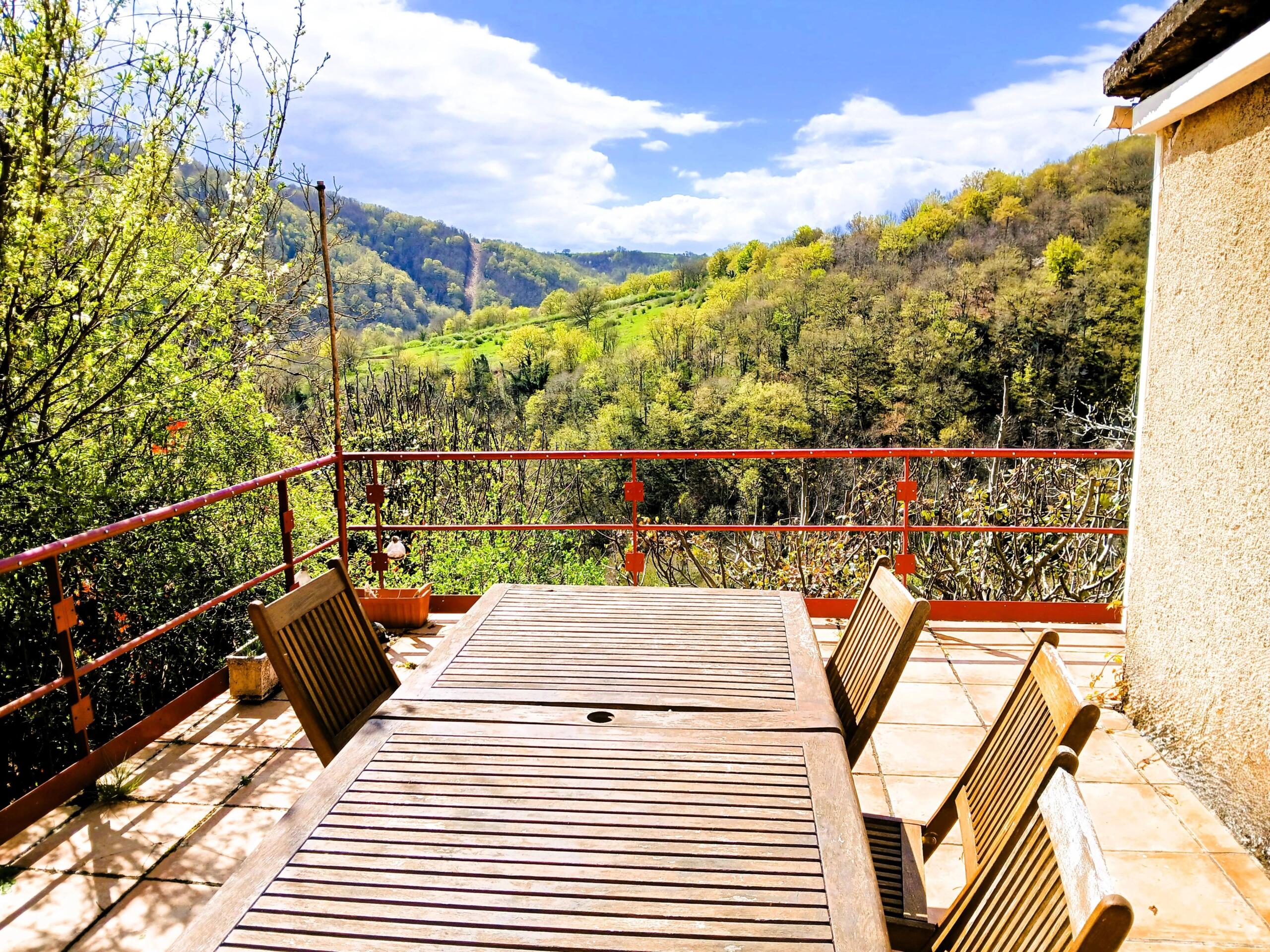 Charming house with exceptional views – great renovation potential – 96 m², Midi-Pyrénées – France – BVI85480