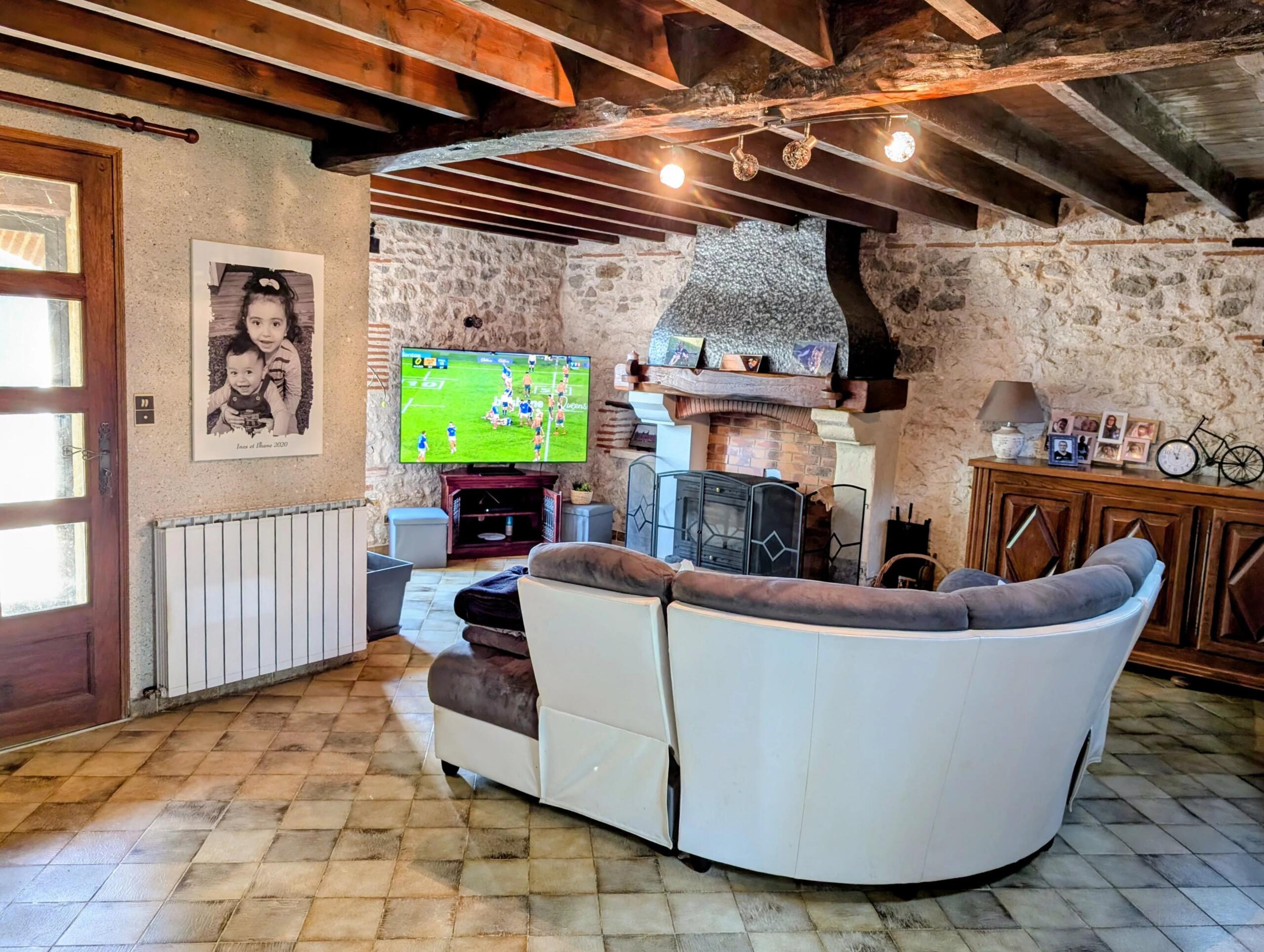 Spacious farmhouse with outbuildings, Aquitaine – France – BVI86424