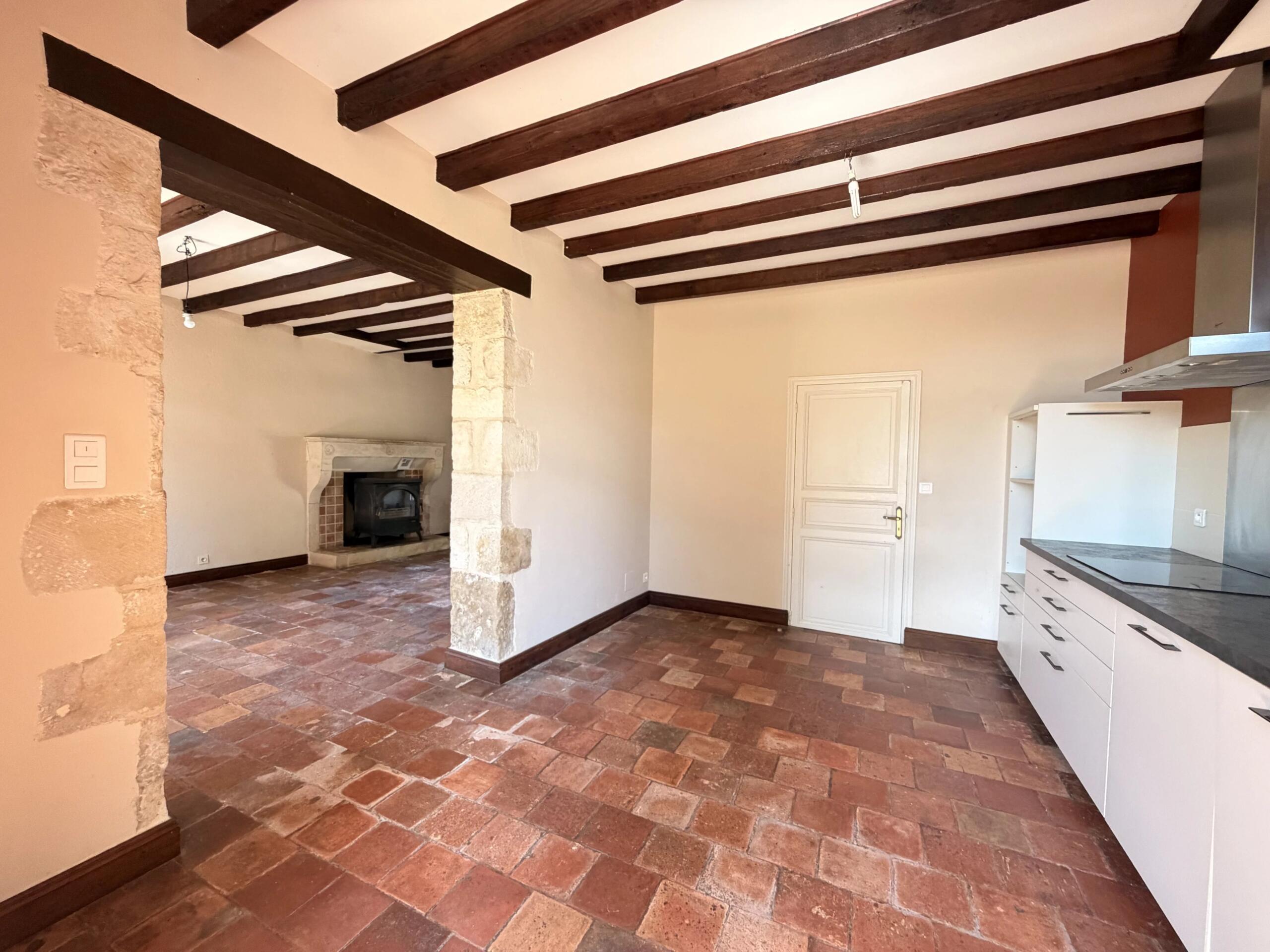 Charming country property with over 2ha, barn, guest annex potential, close to Ruffec, Poitou-Charentes – France – BVI86256