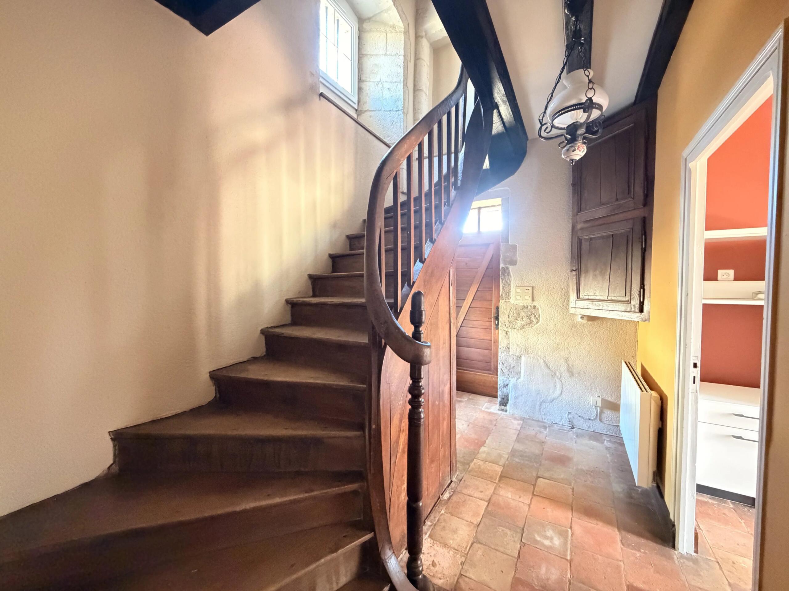 Charming country property with over 2ha, barn, guest annex potential, close to Ruffec, Poitou-Charentes – France – BVI86256