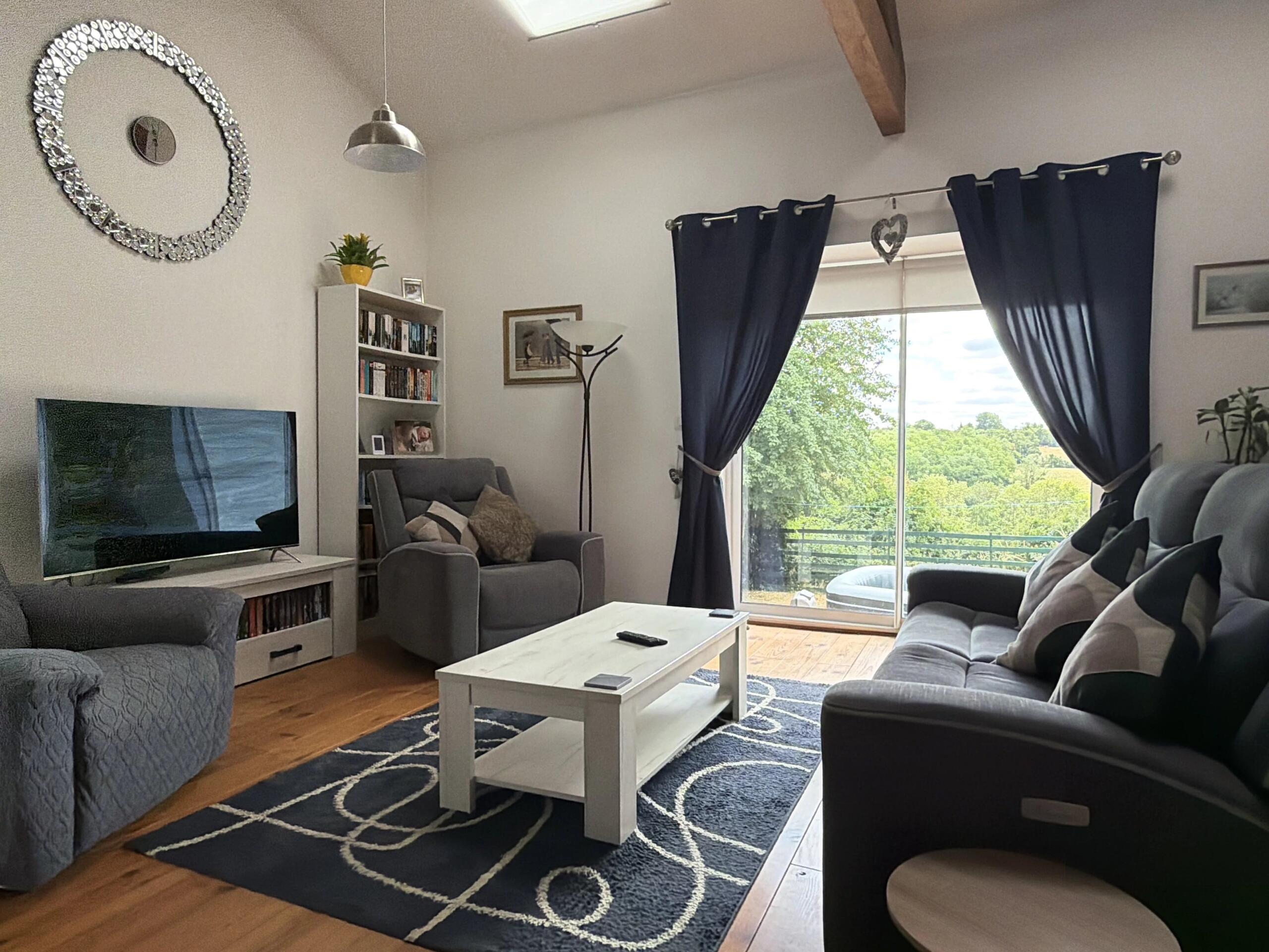 A charming detached house with wonderful views, Poitou-Charentes – France – BVI86163