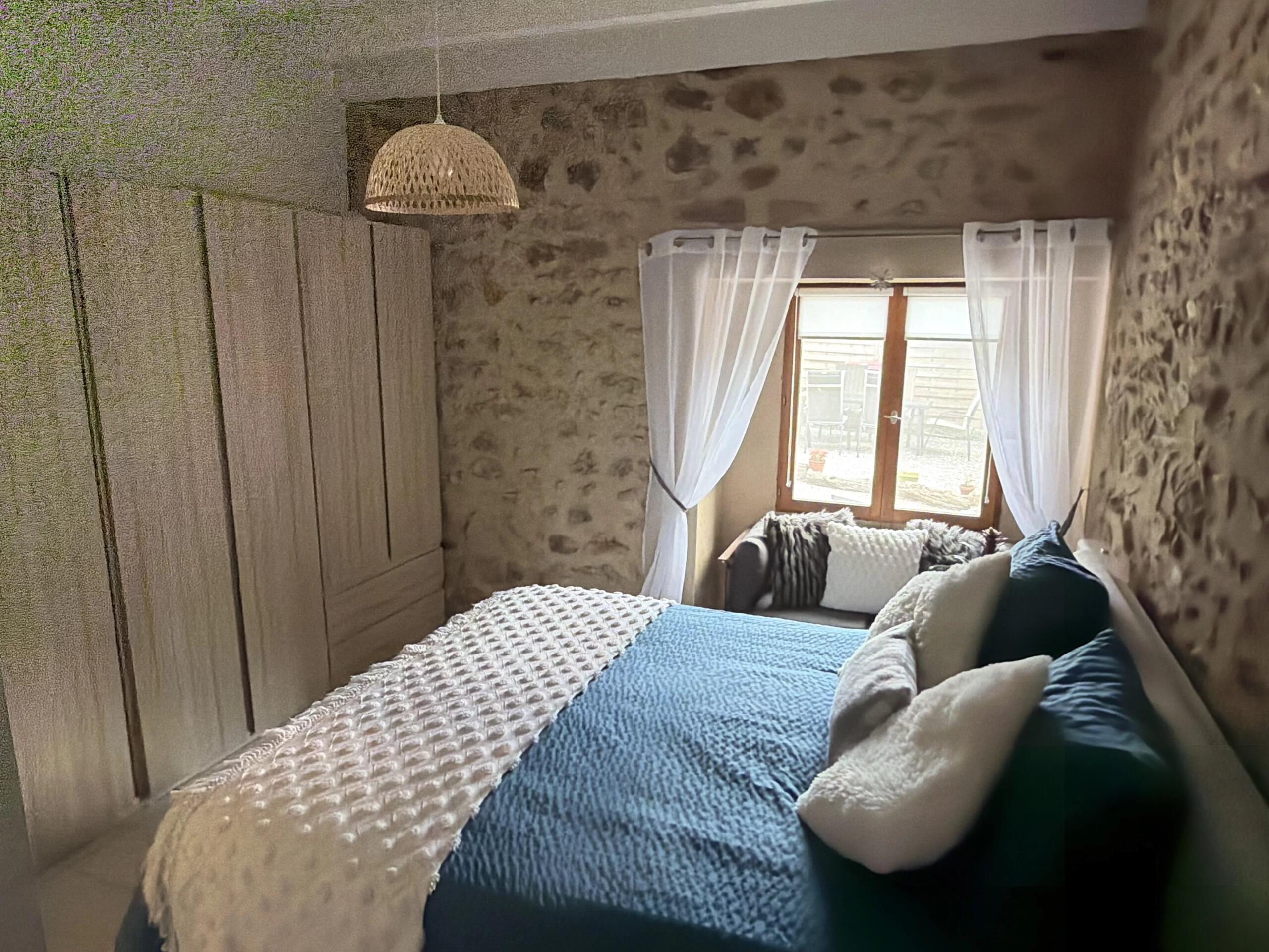A charming detached house with wonderful views, Poitou-Charentes – France – BVI86163