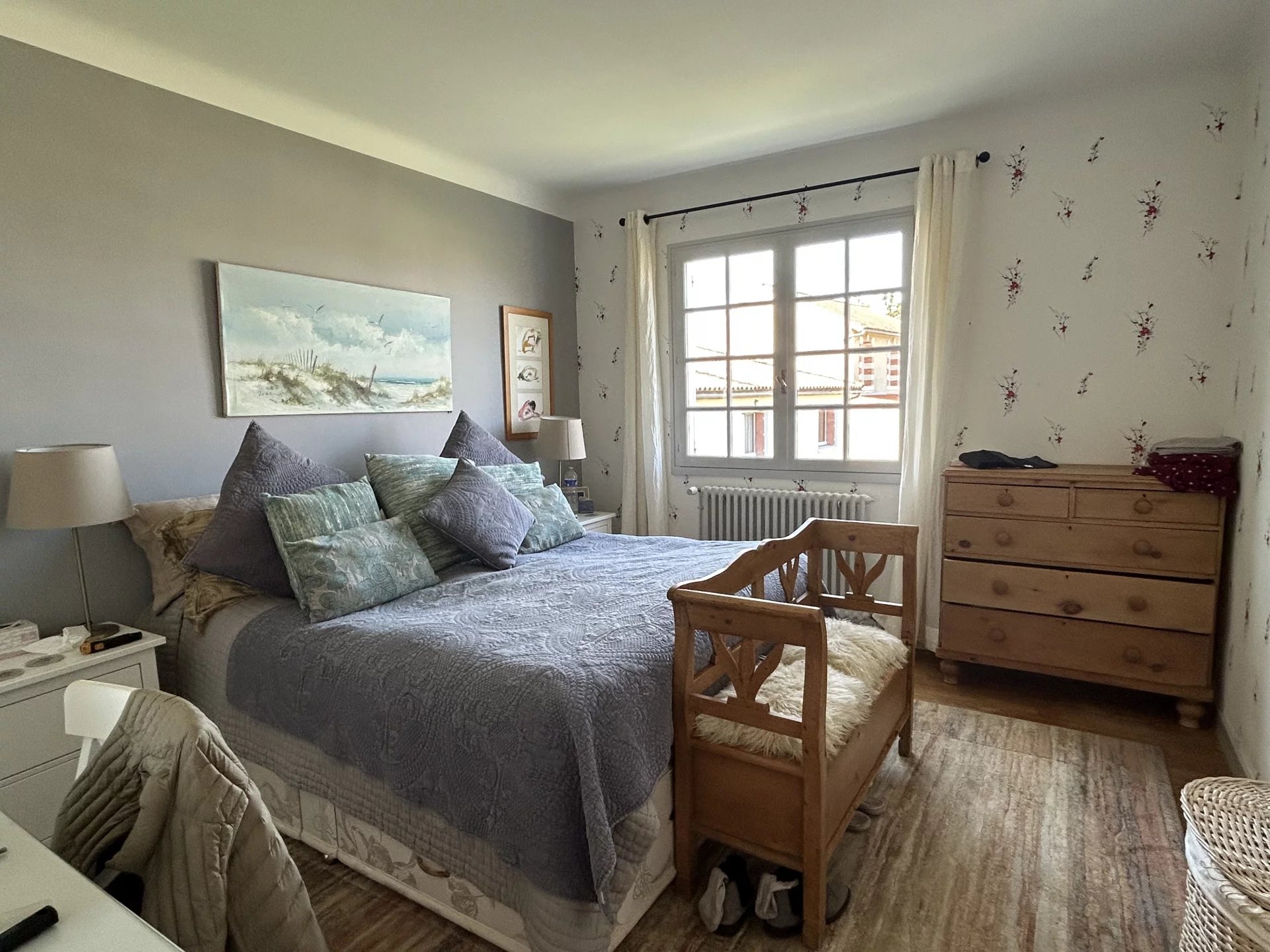 Superbly presented 4/5 bed village house with 2 guesthouses and fabulous pool, Poitou-Charentes – France – BVI79927