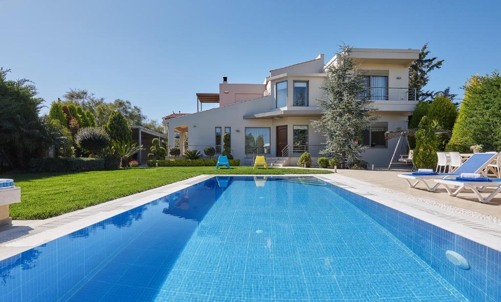 4 bedroom Villa in Heraclion Cretes, Heraklion Prefecture, Greece – GDOMV3