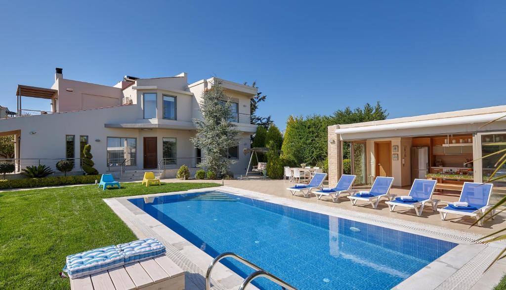 4 bedroom Villa in Heraclion Cretes, Heraklion Prefecture, Greece – 65748