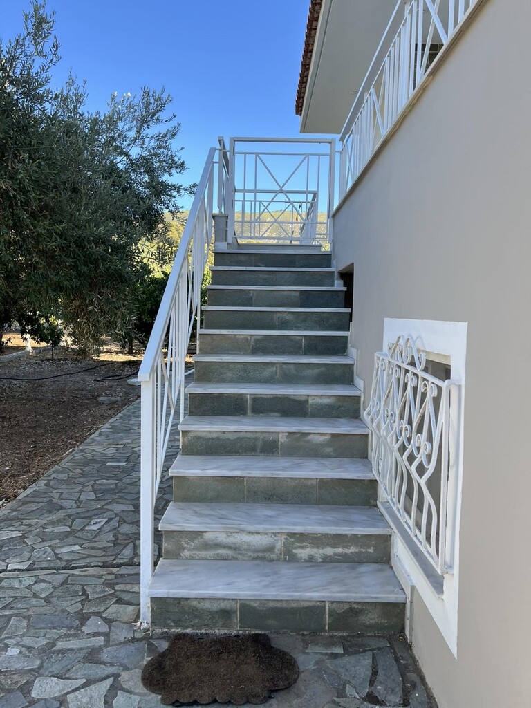 3 bedroom Maisonette in Saronikos, Corinthia, Greece – GDOMV3