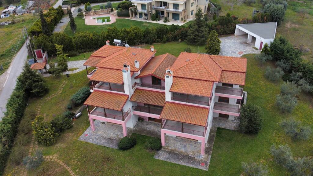 4 bedroom Complex in Thermaikos, Thessaloniki – Suburbs, Greece – 65715