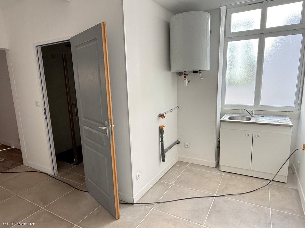 1 bedroom House in Ruffec, France – r7541