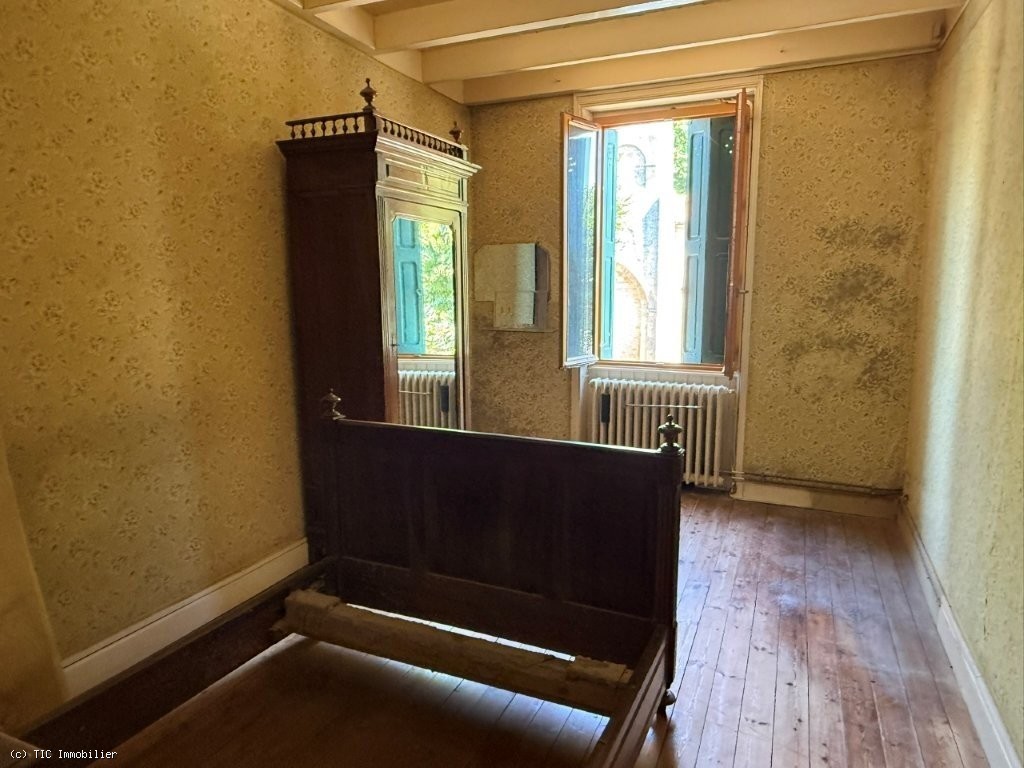 4 bedroom House in Aunac, France – r7540