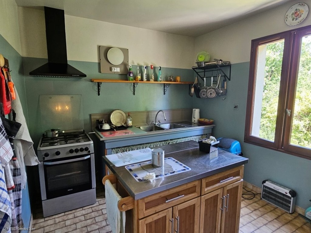 3 bedroom House in Charroux, France – r7535