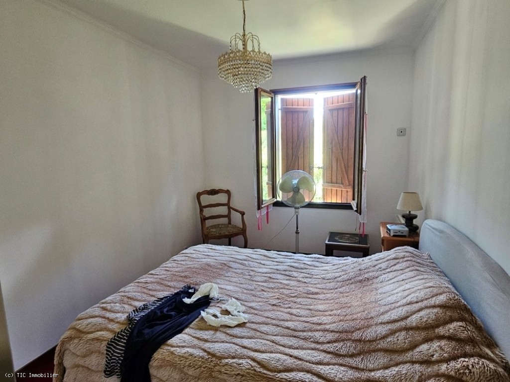 3 bedroom House in Charroux, France – r7535