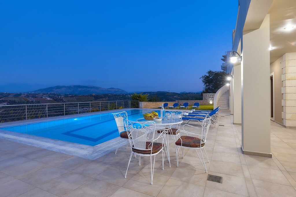 5 bedroom Villa in Heraclion Cretes, Heraklion Prefecture, Greece – GDOMV3