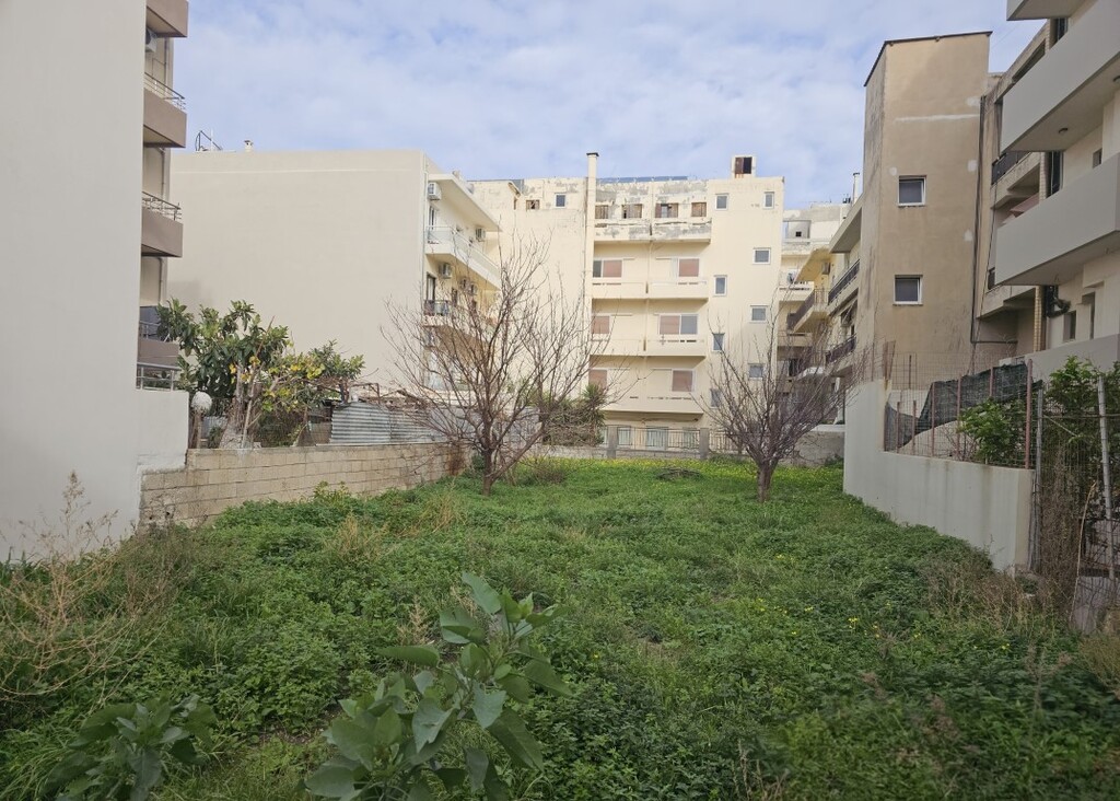 Land in Nea Alikarnassos, Heraklion Prefecture, Greece – GDOMV3