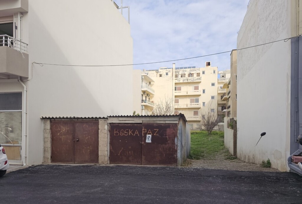 Land in Nea Alikarnassos, Heraklion Prefecture, Greece – 65353