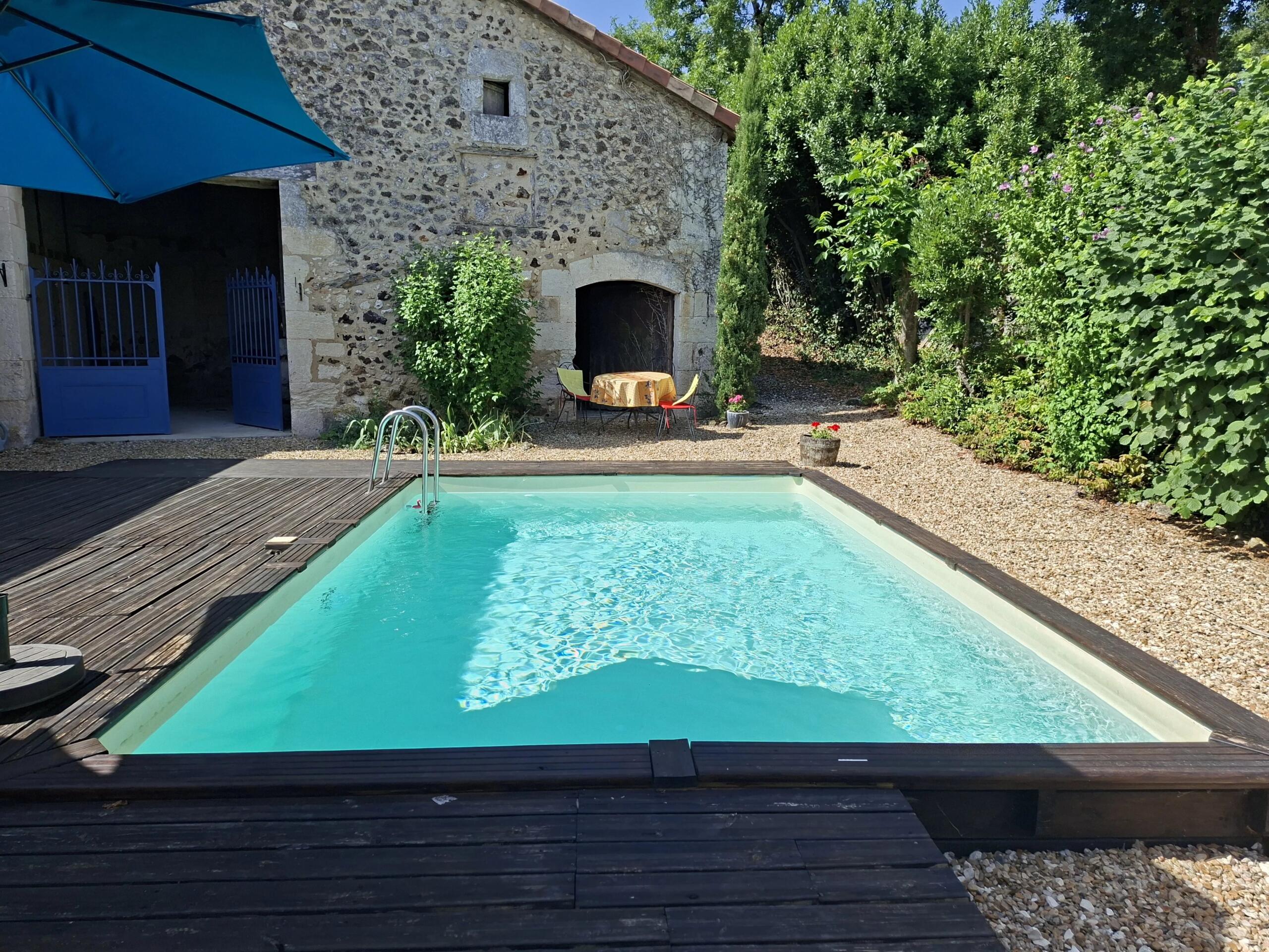Historic village house with a beautiful courtyard swimming pool, Aquitaine – France – BVI85409