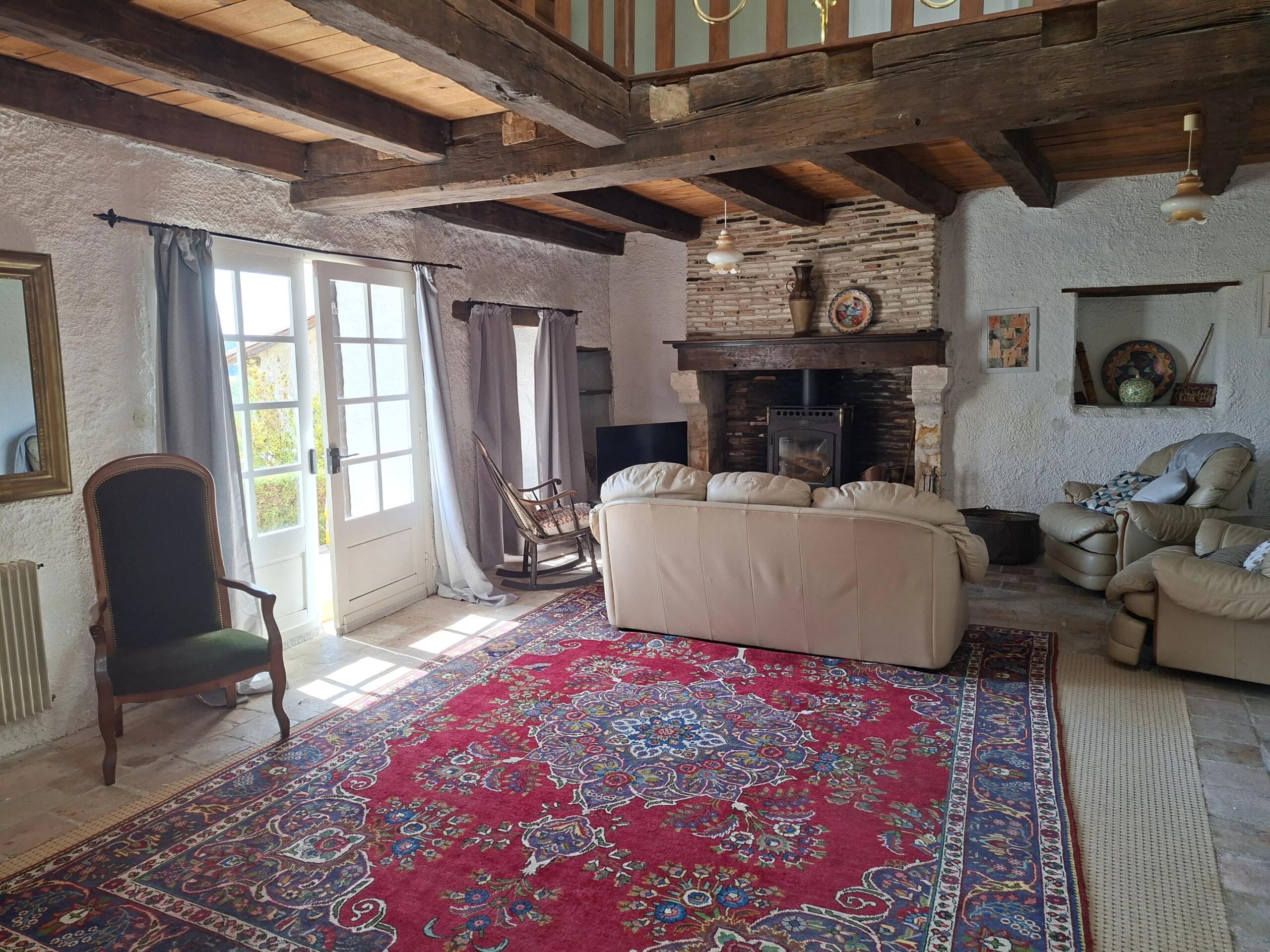 Historic village house with a beautiful courtyard swimming pool, Aquitaine – France – BVI85409