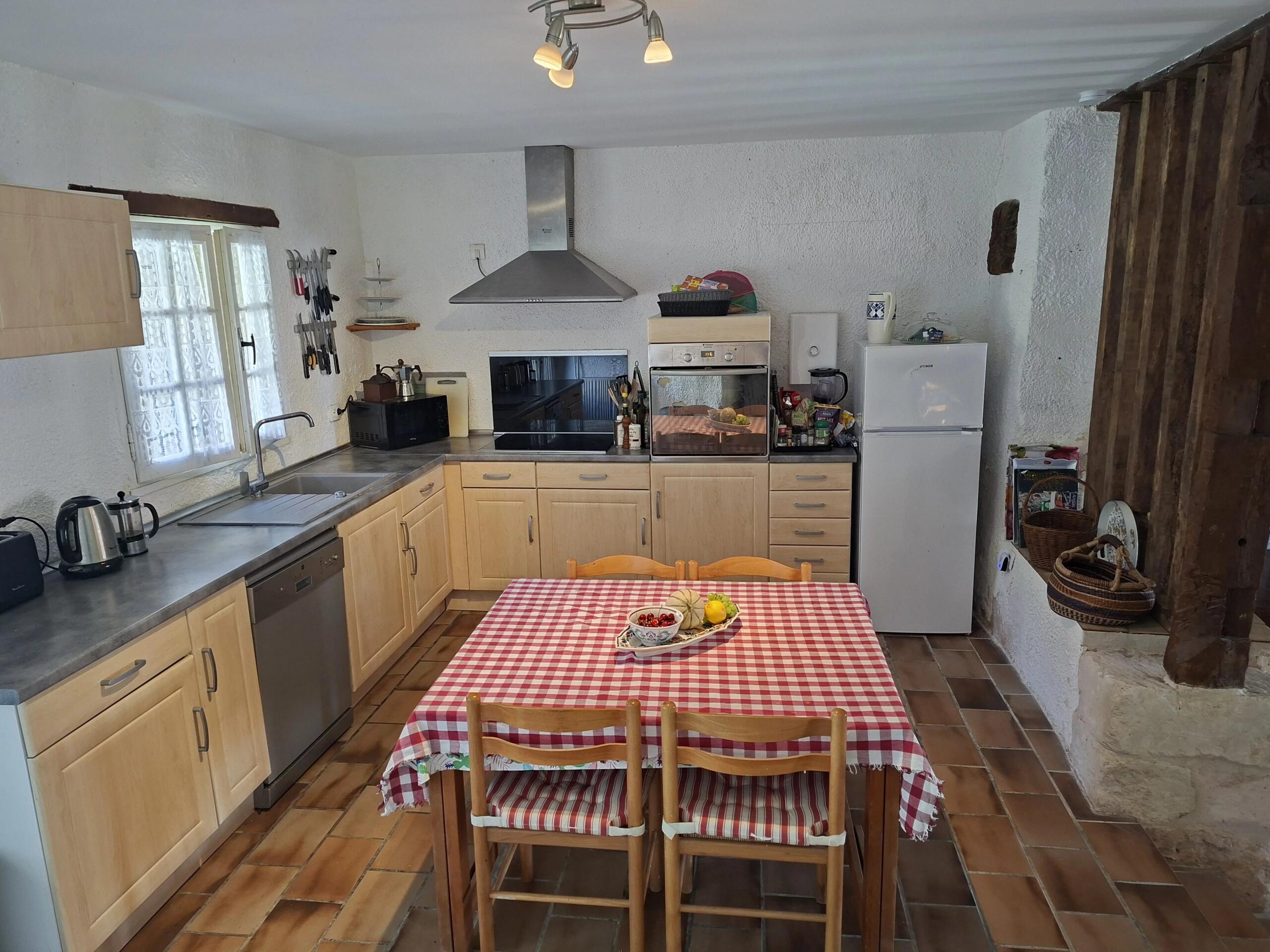 Historic village house with a beautiful courtyard swimming pool, Aquitaine – France – BVI85409