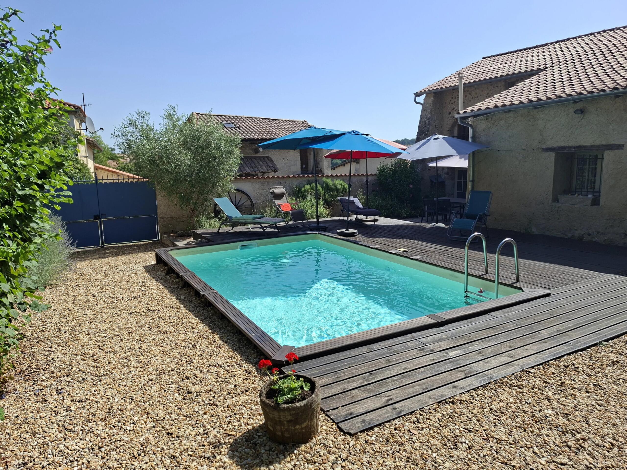 Historic village house with a beautiful courtyard swimming pool, Aquitaine – France – BVI85409