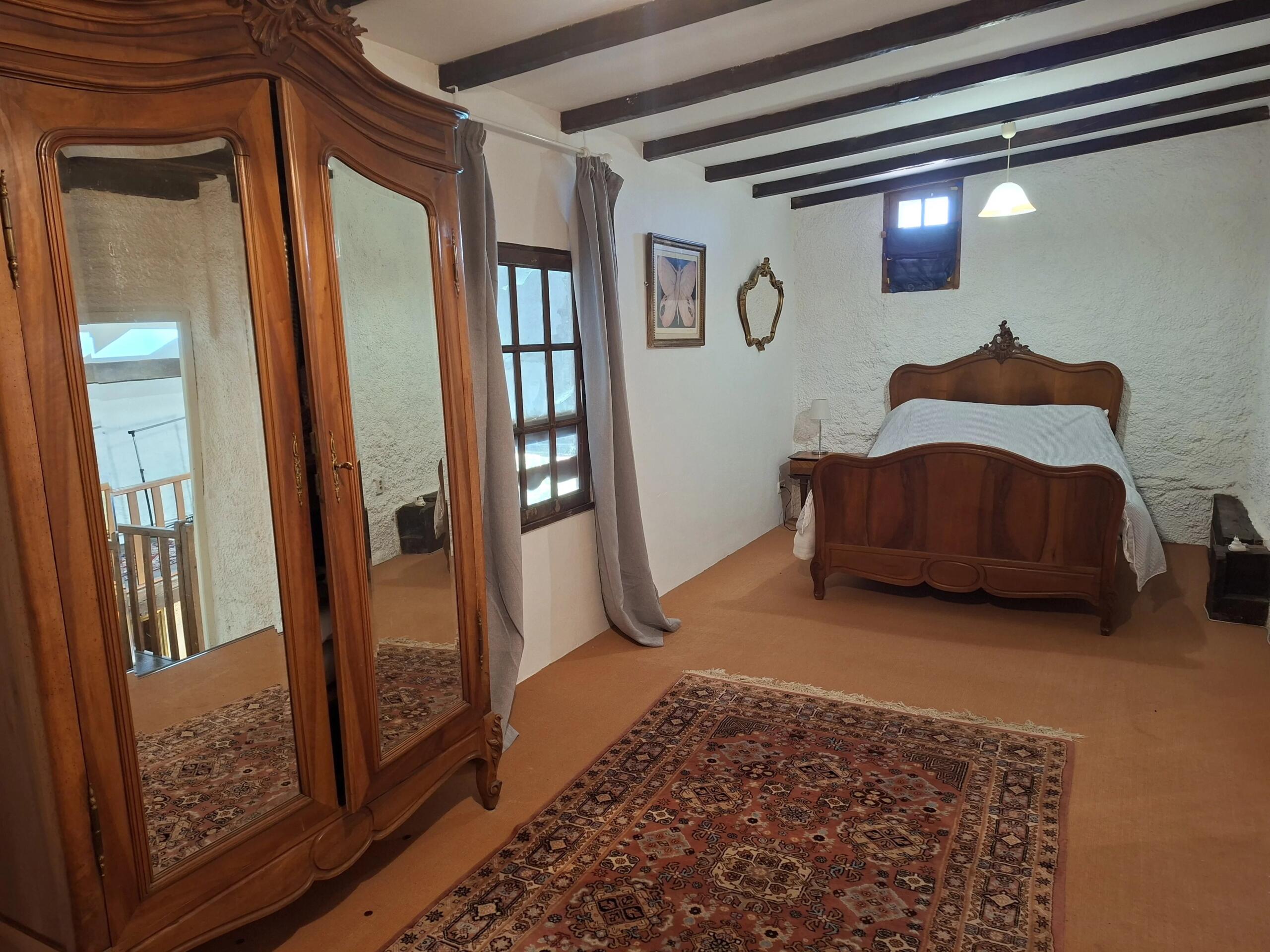 Historic village house with a beautiful courtyard swimming pool, Aquitaine – France – BVI85409
