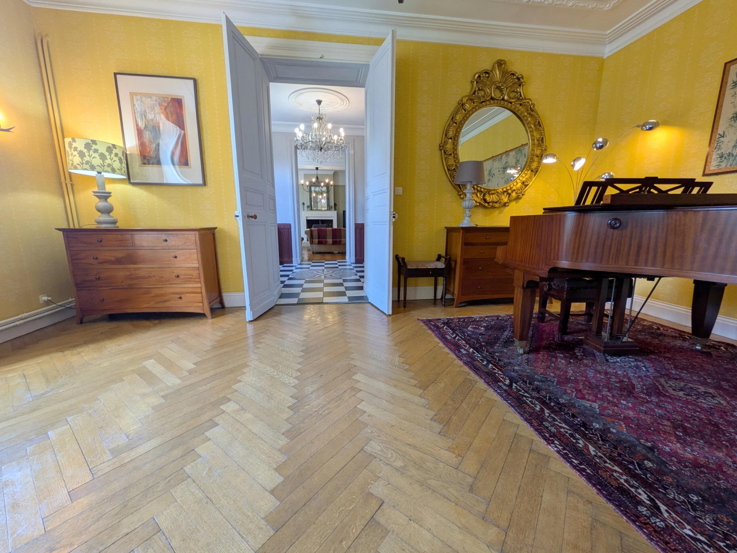 Beautiful manor house, 2 guest cottages and fabulous pool!, Poitou-Charentes – France – BVI85898