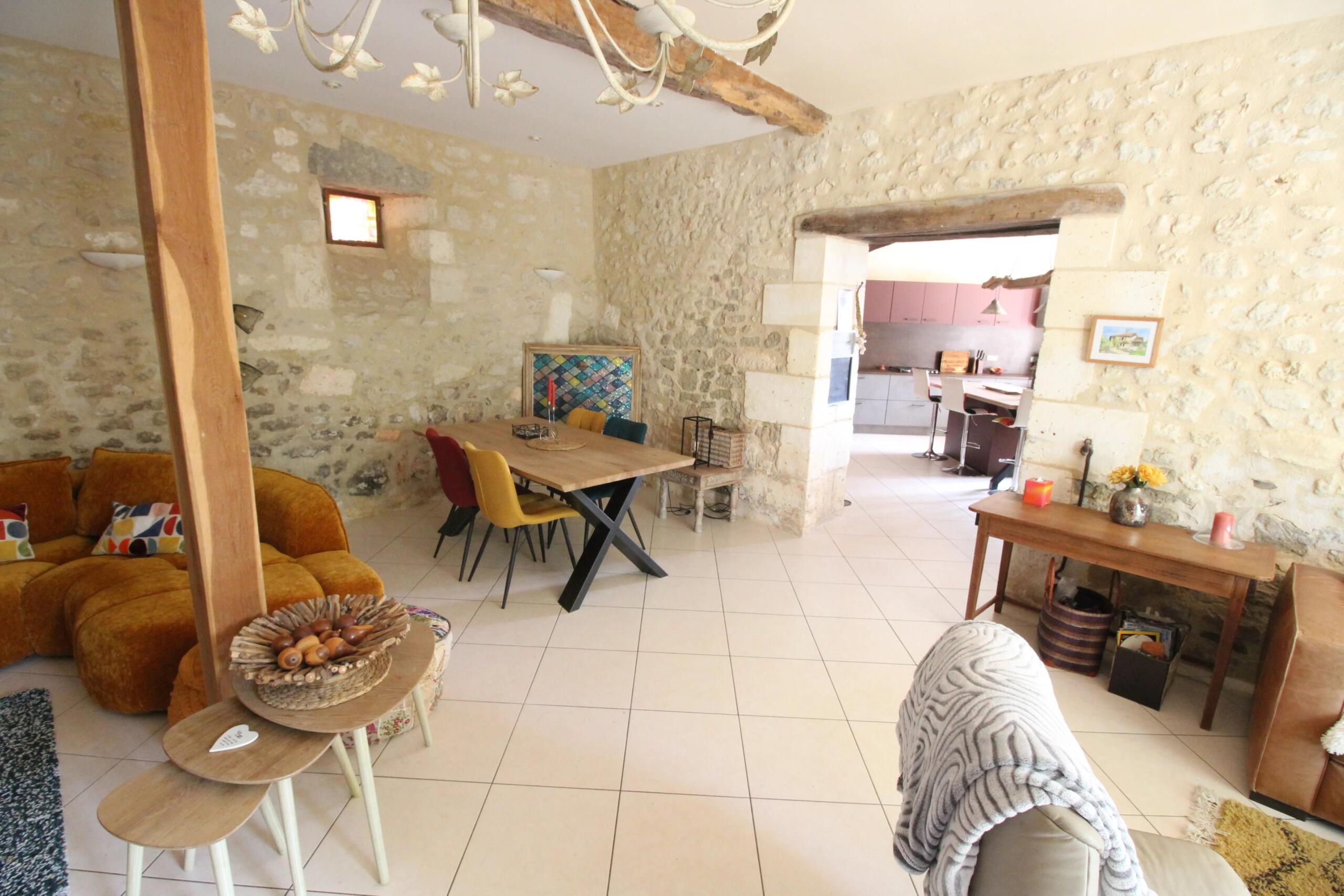 Mill conversion with four bedrooms, large garden, pool and barn, Aquitaine – France – BVI84965