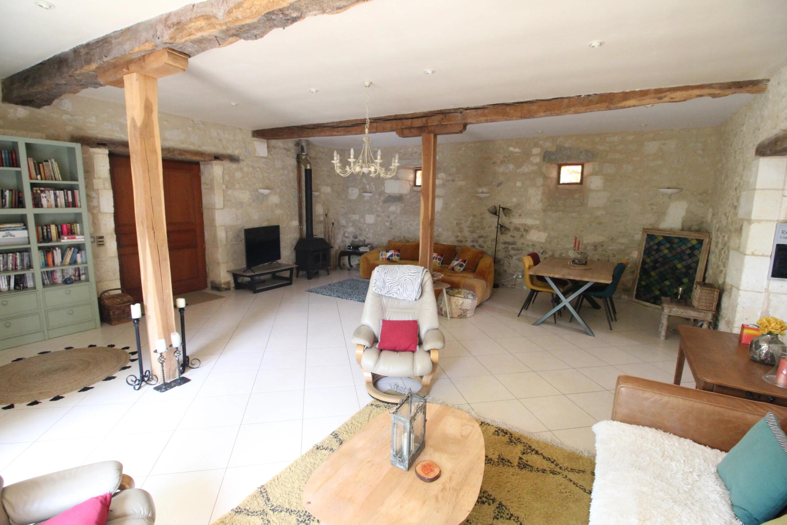 Mill conversion with four bedrooms, large garden, pool and barn, Aquitaine – France – BVI84965