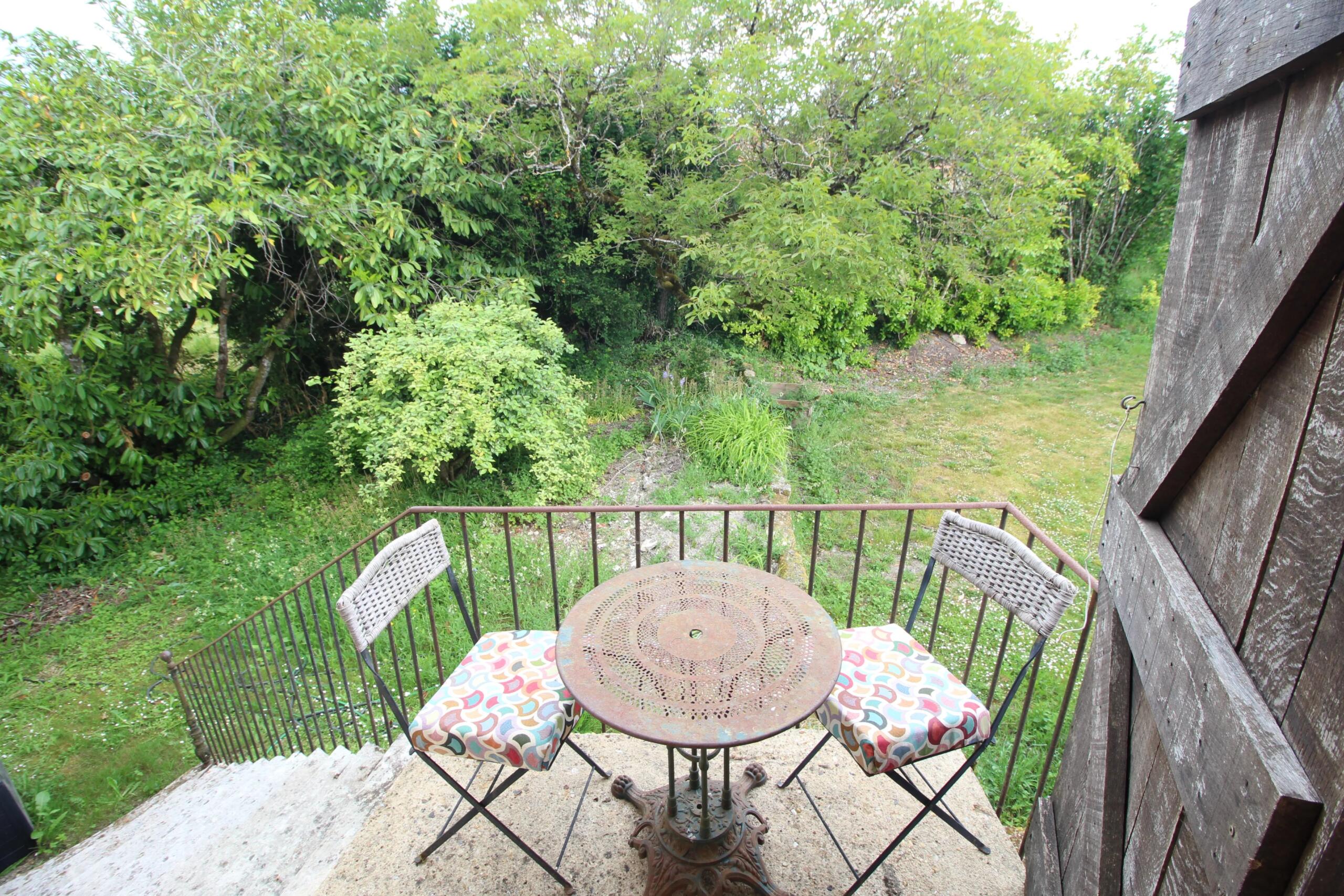 Mill conversion with four bedrooms, large garden, pool and barn, Aquitaine – France – BVI84965