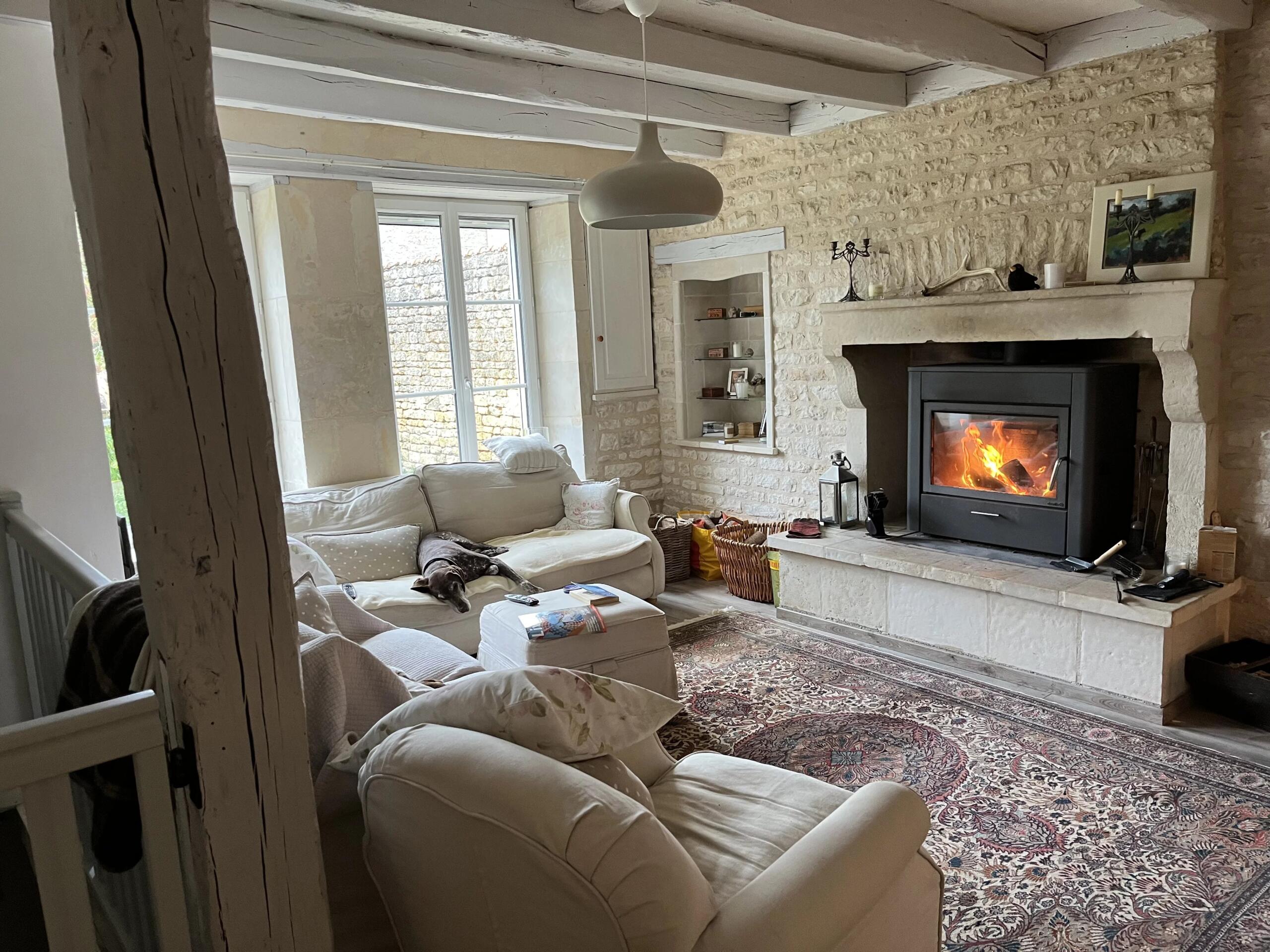 Lovely character property with three bedrooms, barn and heated pool, Poitou-Charentes – France – BVI86115
