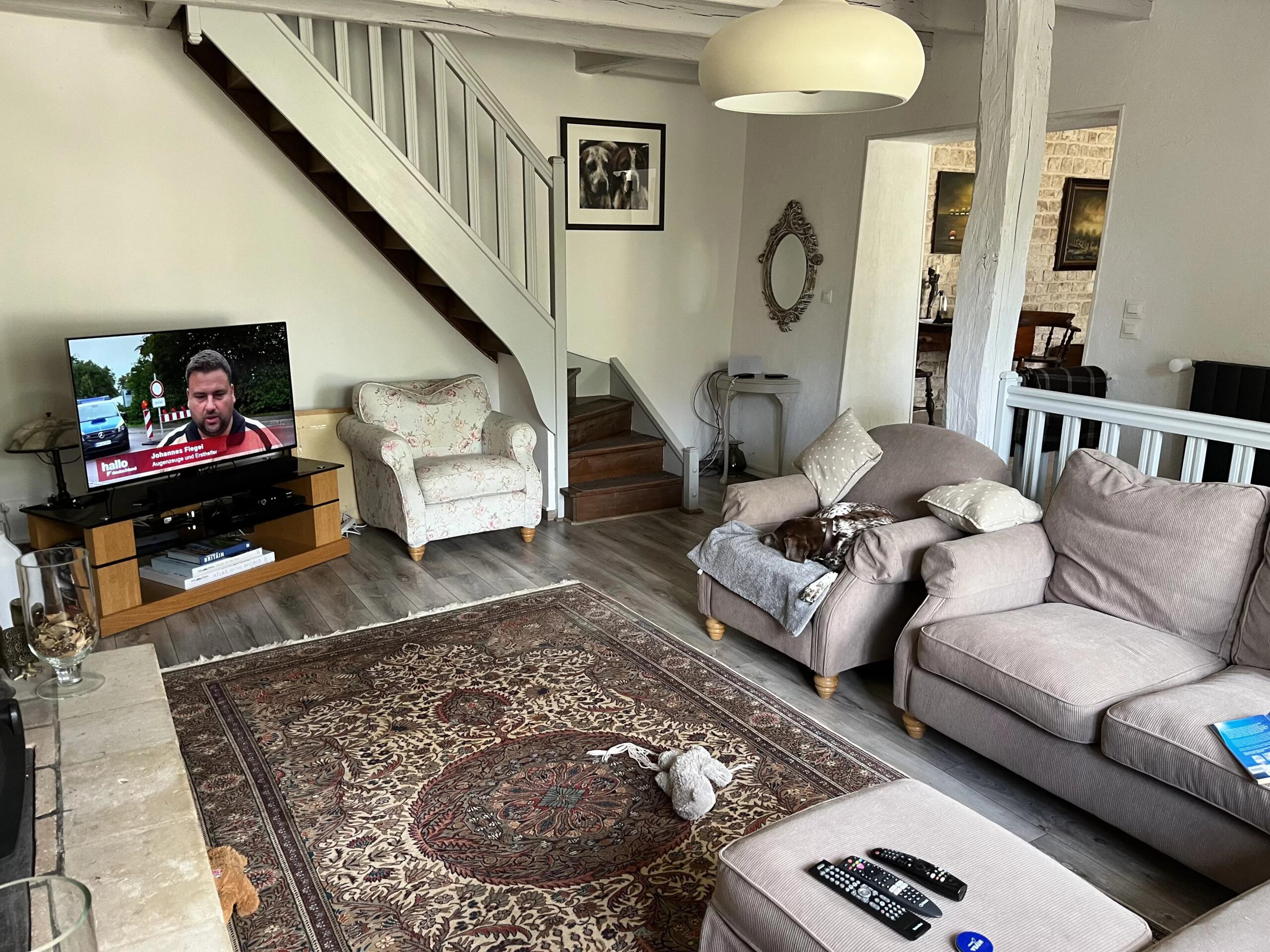 Lovely character property with three bedrooms, barn and heated pool, Poitou-Charentes – France – BVI86115