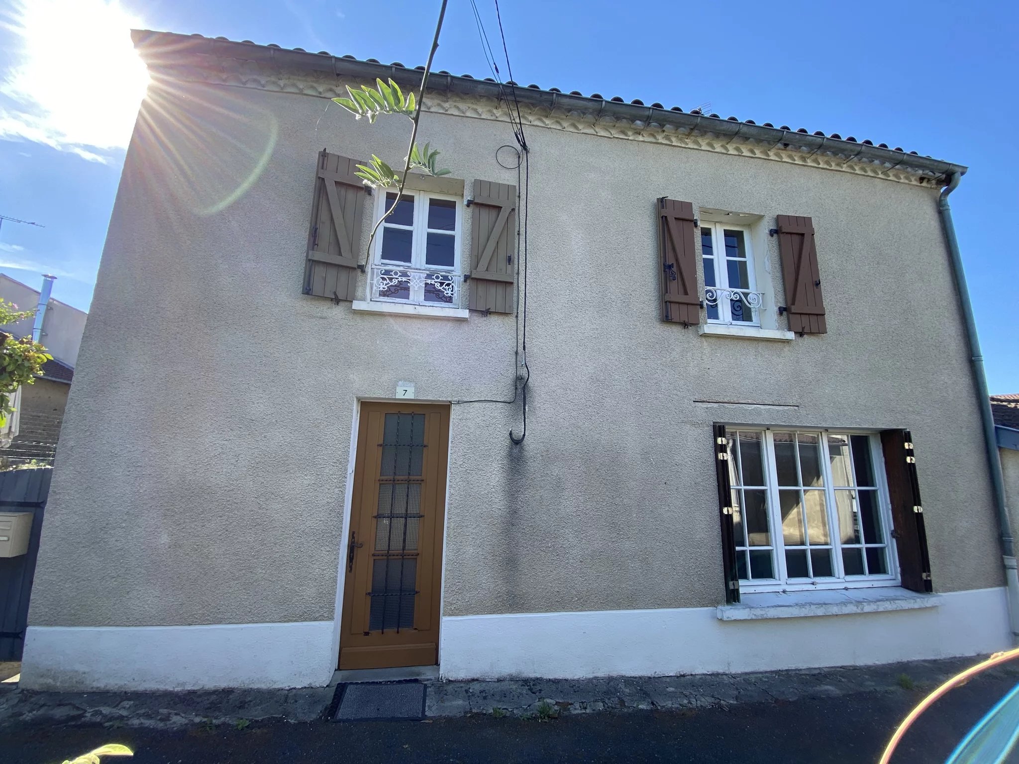 Pretty house in Le Dorat with garages and a garden, Limousin – France – BVI86543