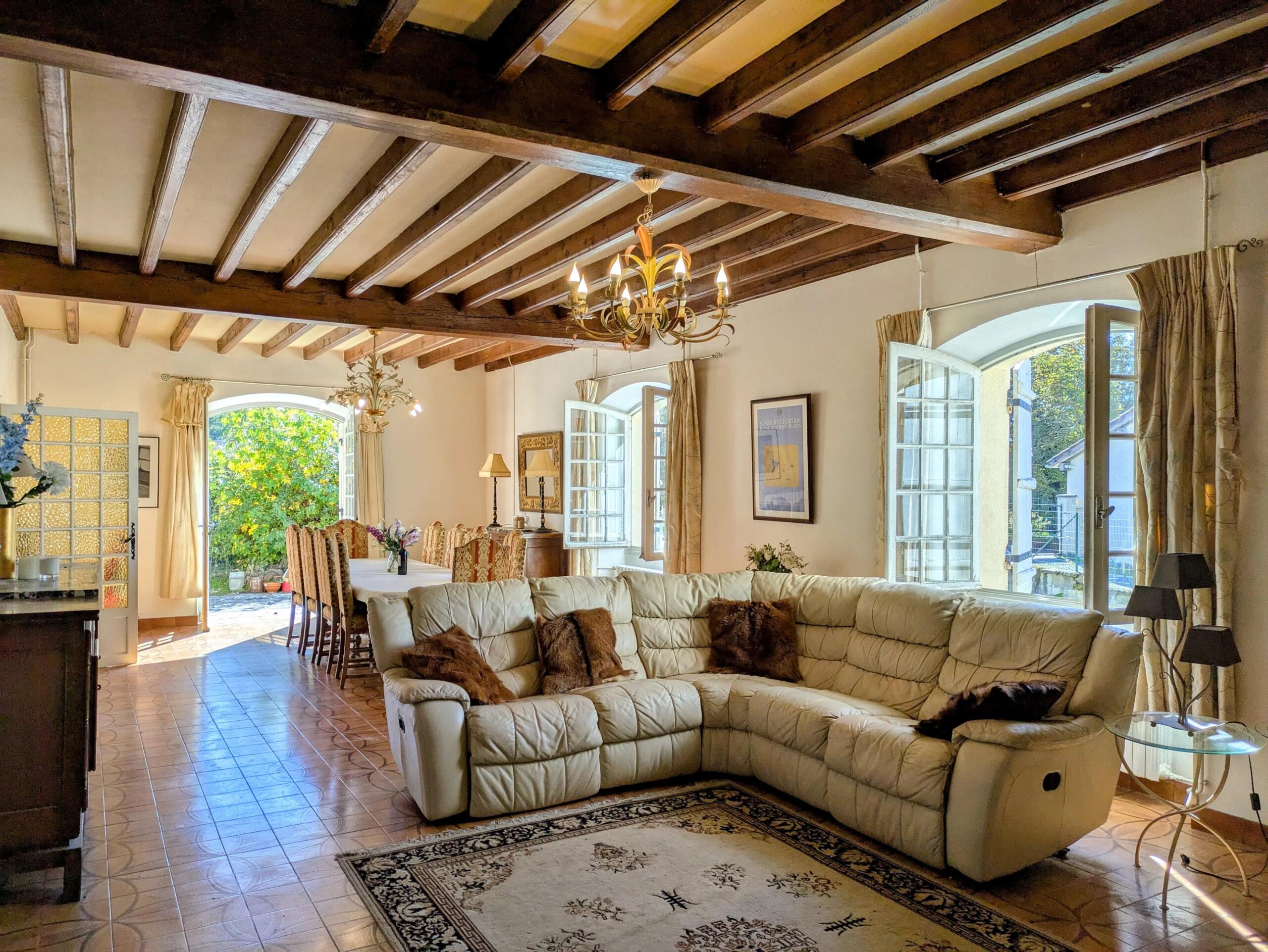 Spacious Périgourdine home with detached two-storey outbuilding, Aquitaine – France – BVI86464