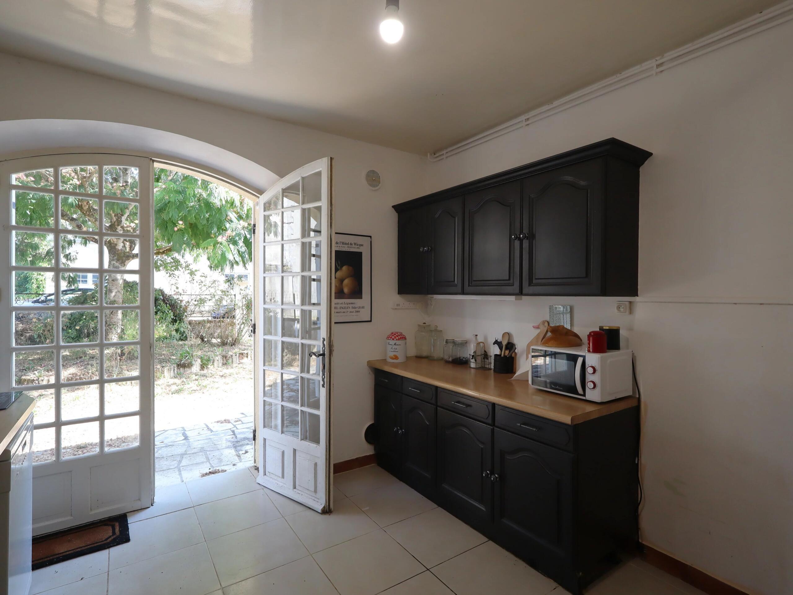 Spacious Périgourdine home with detached two-storey outbuilding, Aquitaine – France – BVI86464