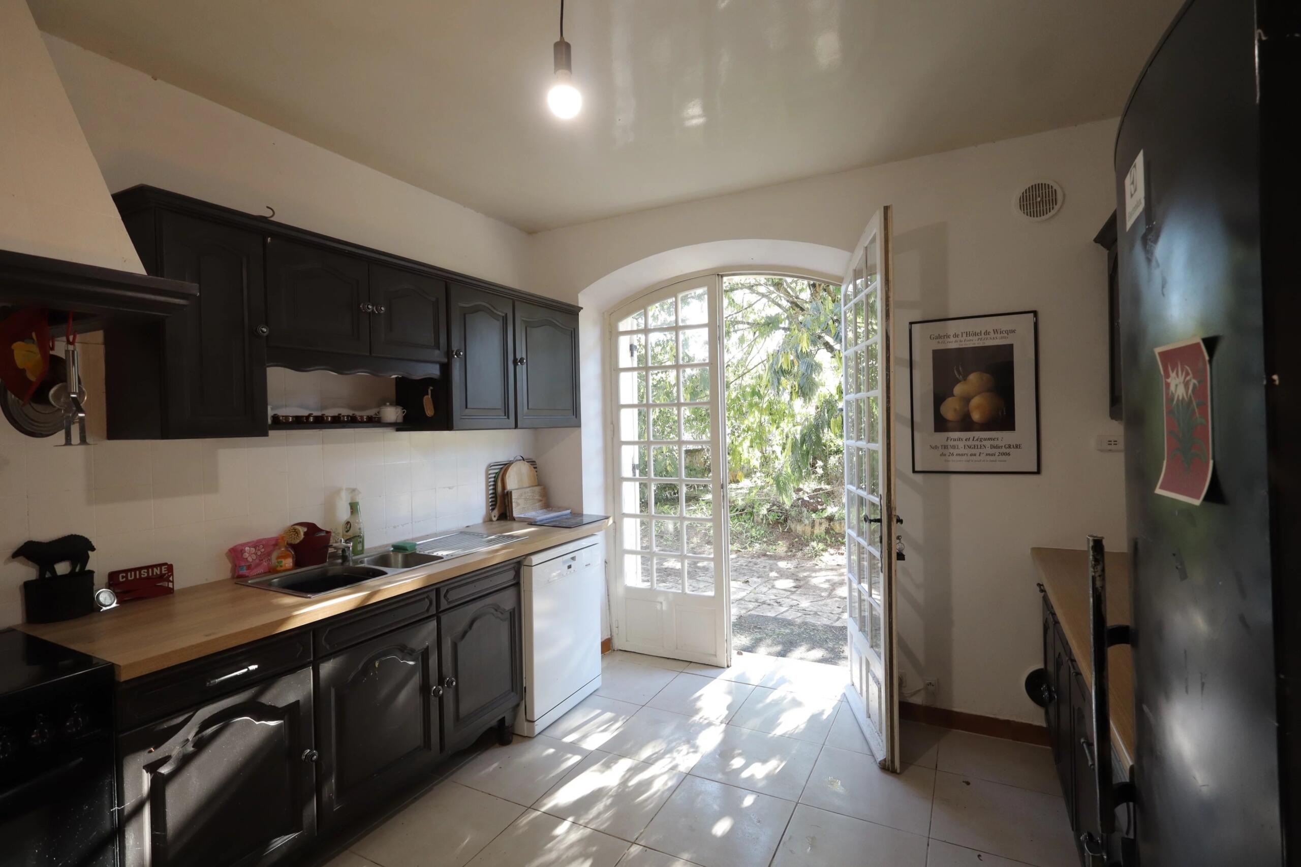 Spacious Périgourdine home with detached two-storey outbuilding, Aquitaine – France – BVI86464