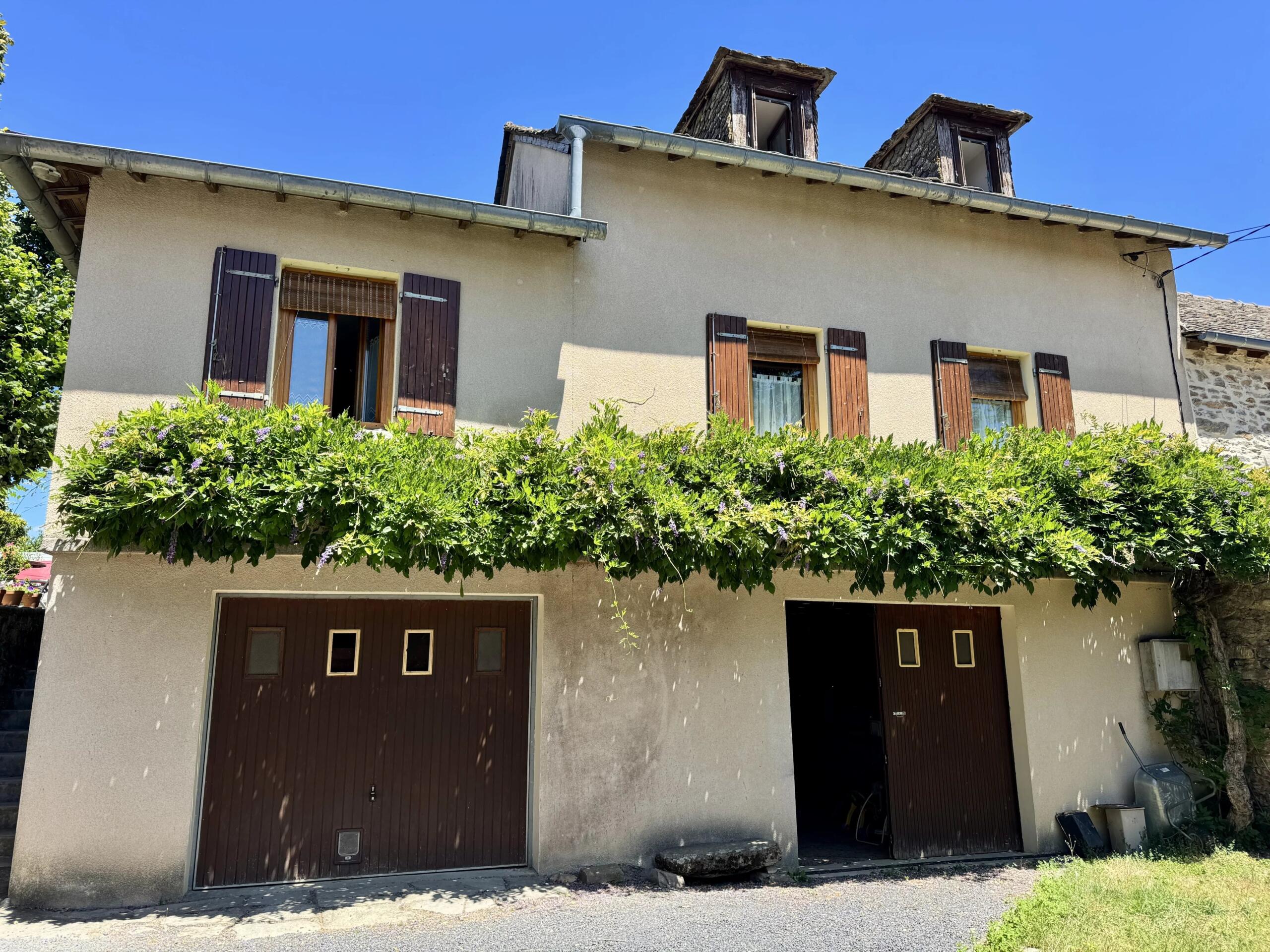 Charming Village House with Garden near Rieupeyroux, Midi-Pyrénées – France – BVI86444
