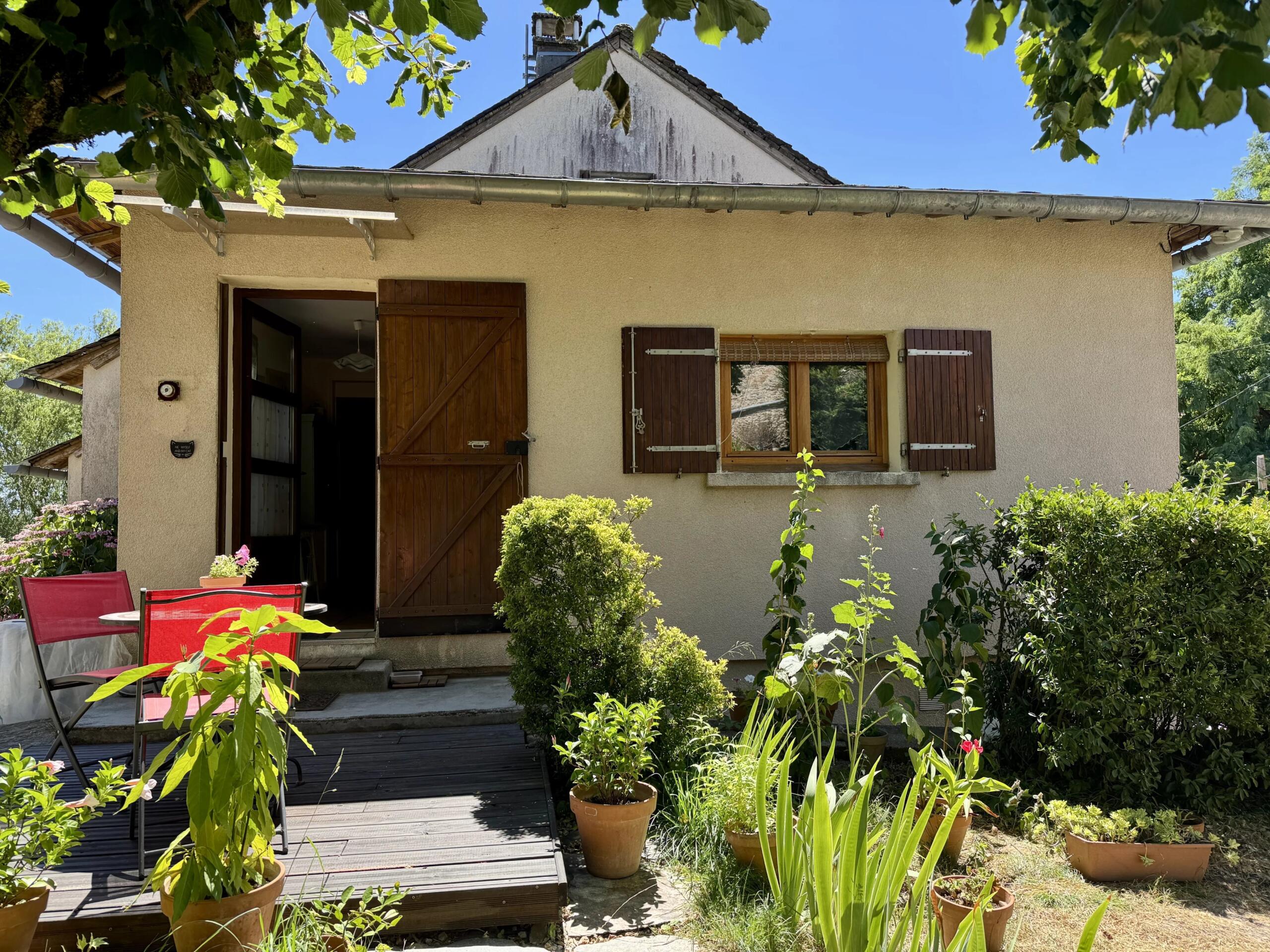 Charming Village House with Garden near Rieupeyroux, Midi-Pyrénées – France – BVI86444