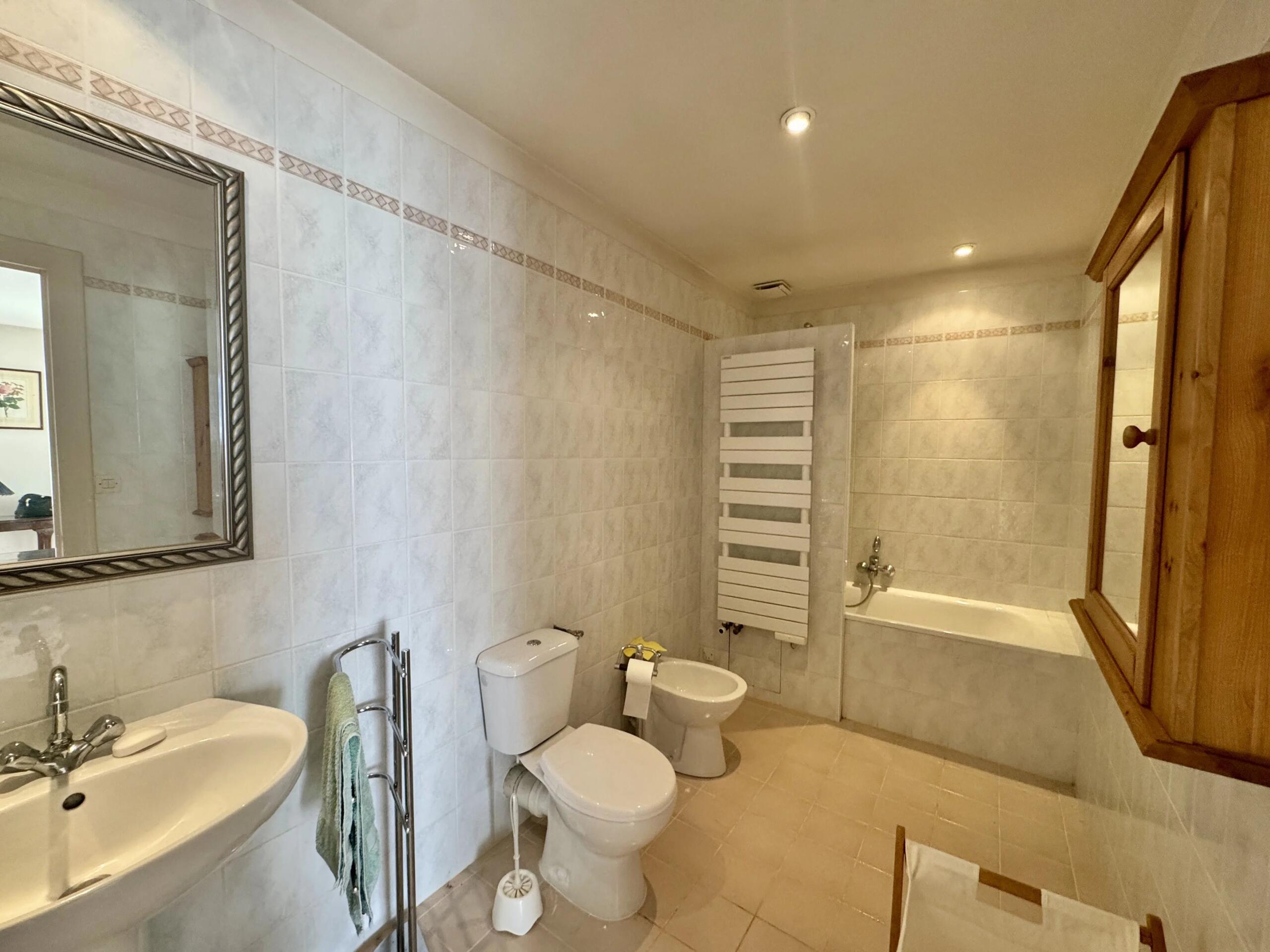 Charming 3-home with pool and guest apartment in popular village, Aquitaine – France – BVI85778