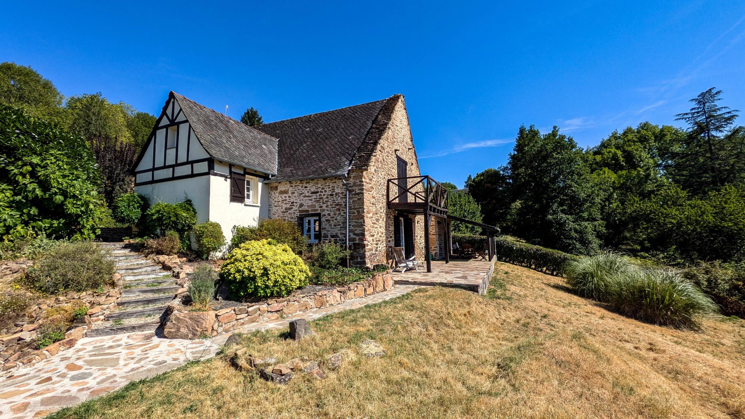 Charming 4-bedroom stone house with Pool and Panoramic Views in Aubazine, Limousin – France – BVI84943