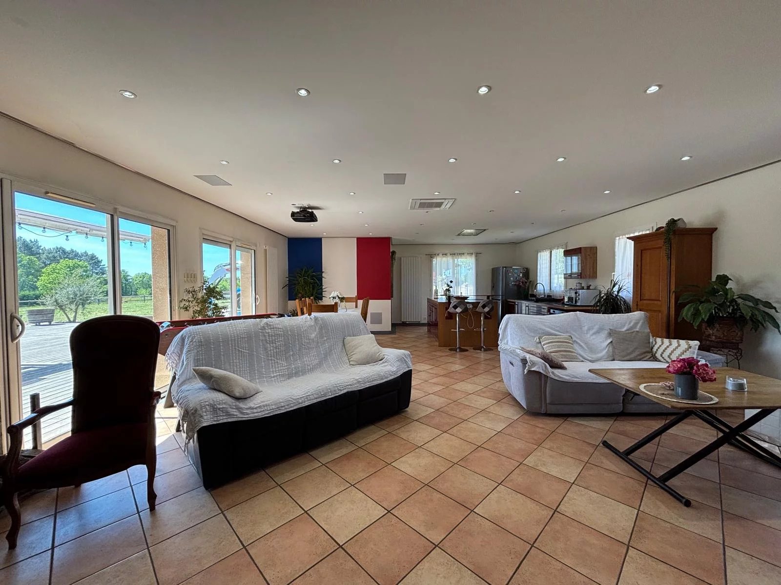 Large house, stables, 360m² workshop,  guest annexe, income potential, Aquitaine – France – BVI85206
