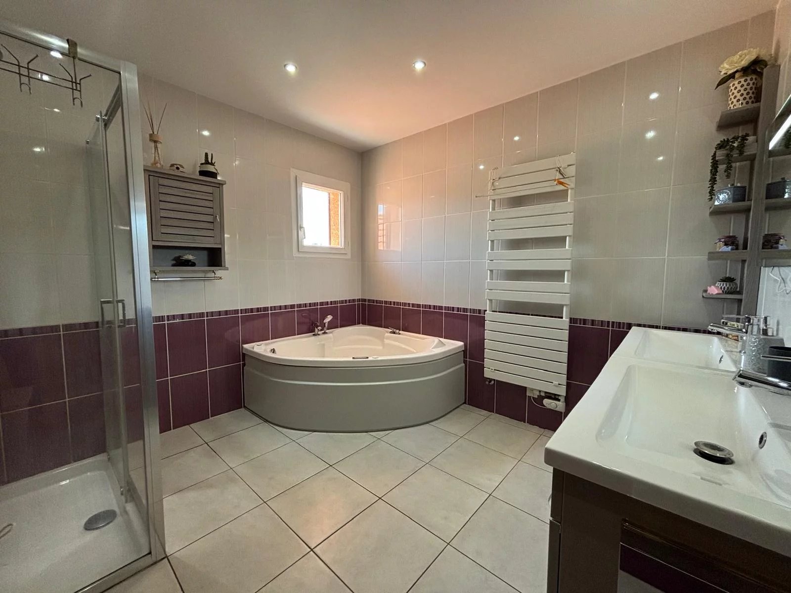 Large house, stables, 360m² workshop,  guest annexe, income potential, Aquitaine – France – BVI85206