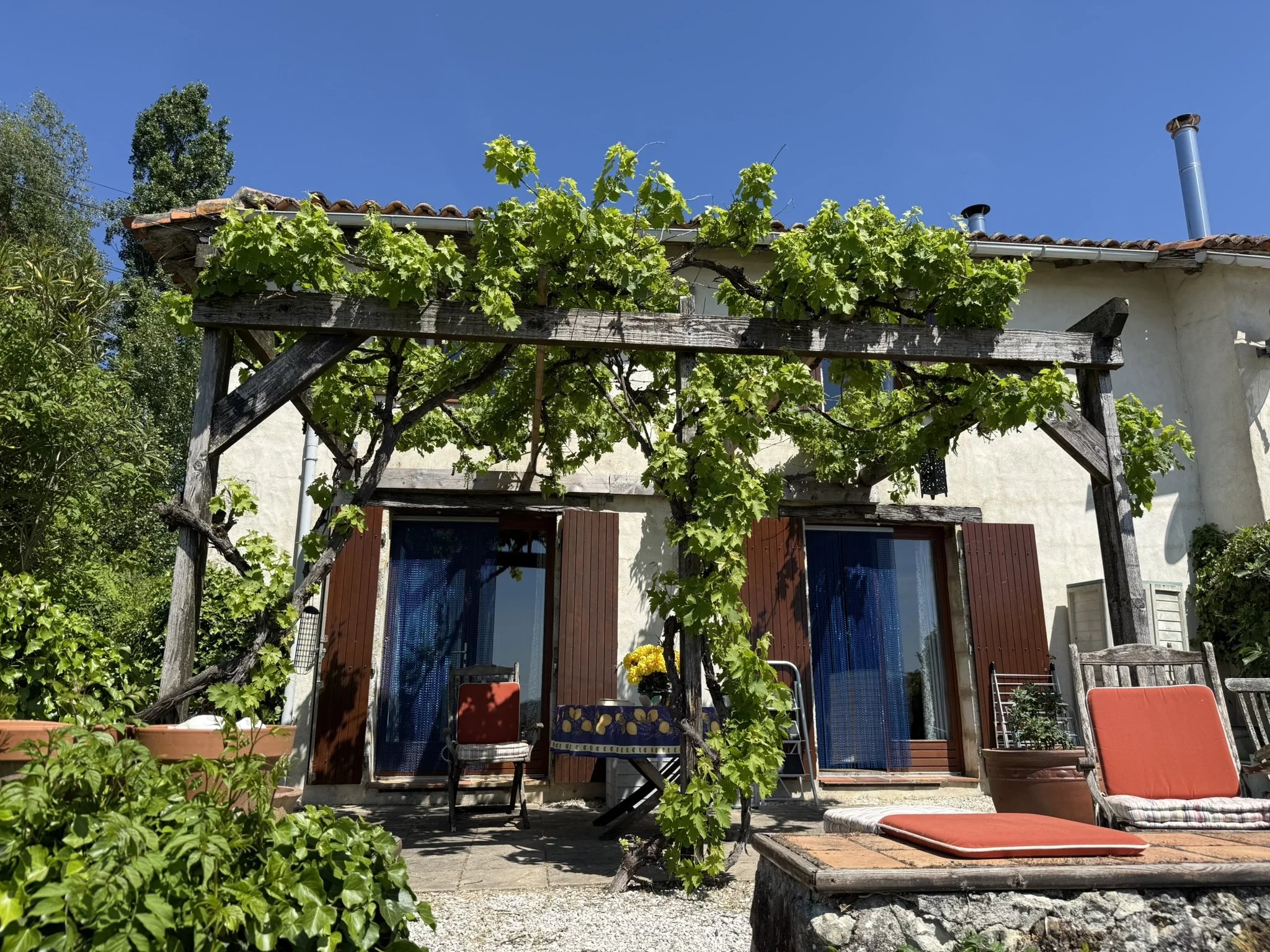 Charming 3-bed house on small development, Poitou-Charentes – France – BVI85485
