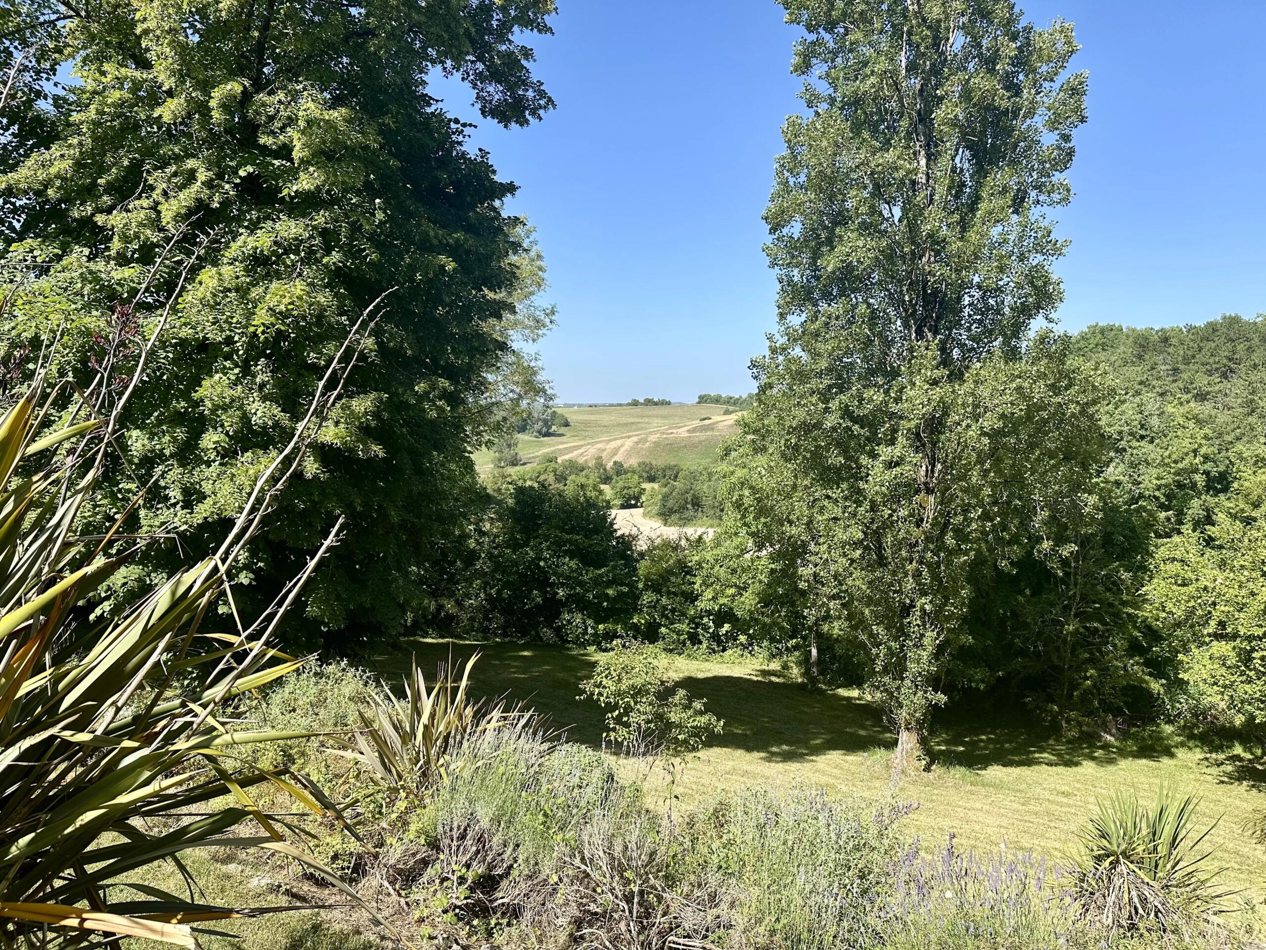 Lovely traditional stone house with garden level guest accommodation, Aquitaine – France – BVI86216