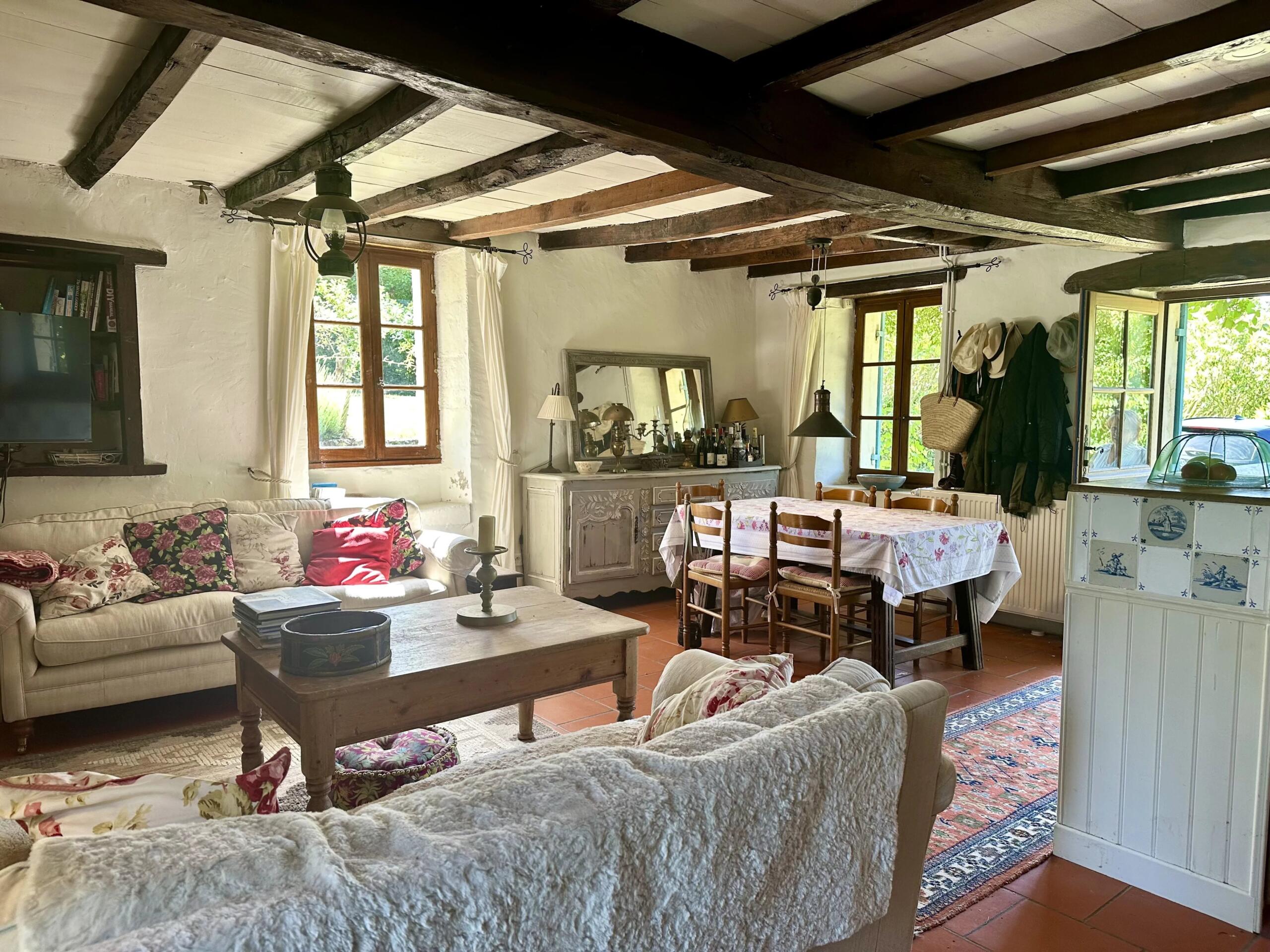 Lovely traditional stone house with garden level guest accommodation, Aquitaine – France – BVI86216