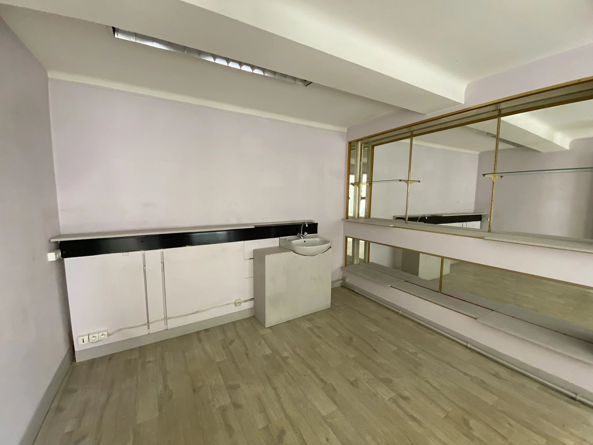 Townhouse with Commercial Premises in Le Dorat, Limousin – France – BVI85831