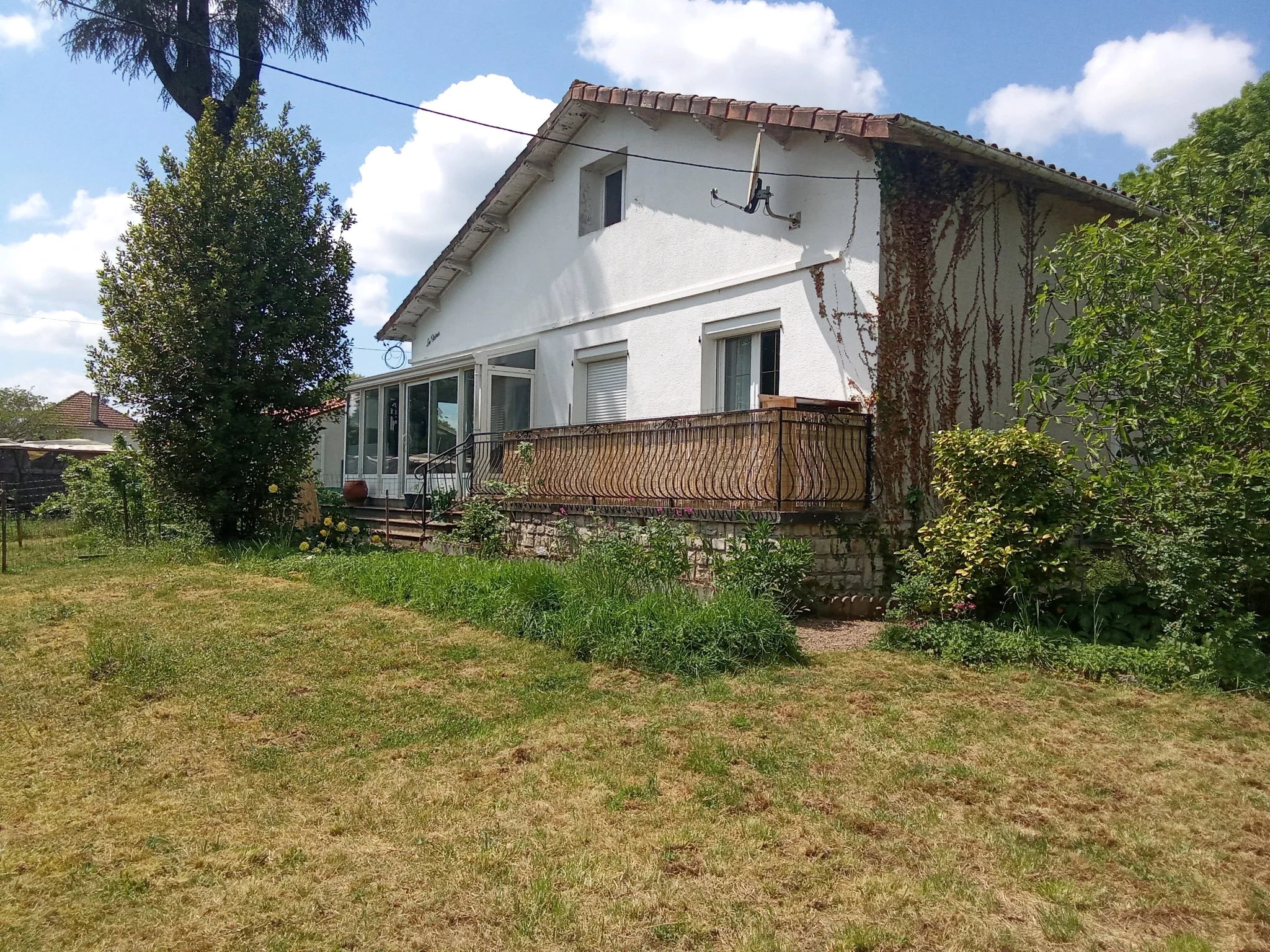Charming 2-Bedroom House with Pool in Piégut-Pluviers, Aquitaine – France – BVI86274