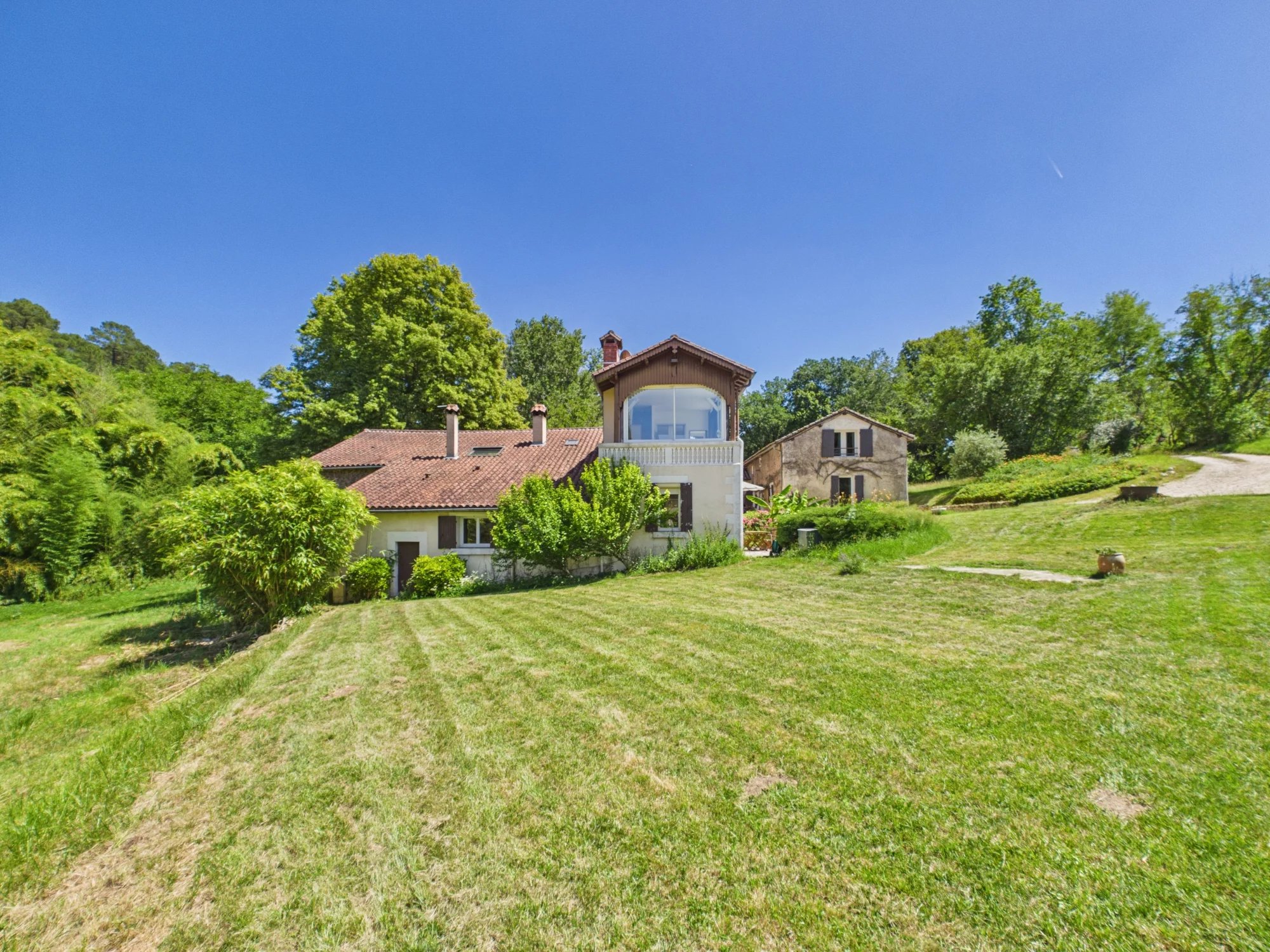 Charming Estate with Guest House, Pool and Outbuildings 1 hour from Bordeaux., Aquitaine – France – BVI85819