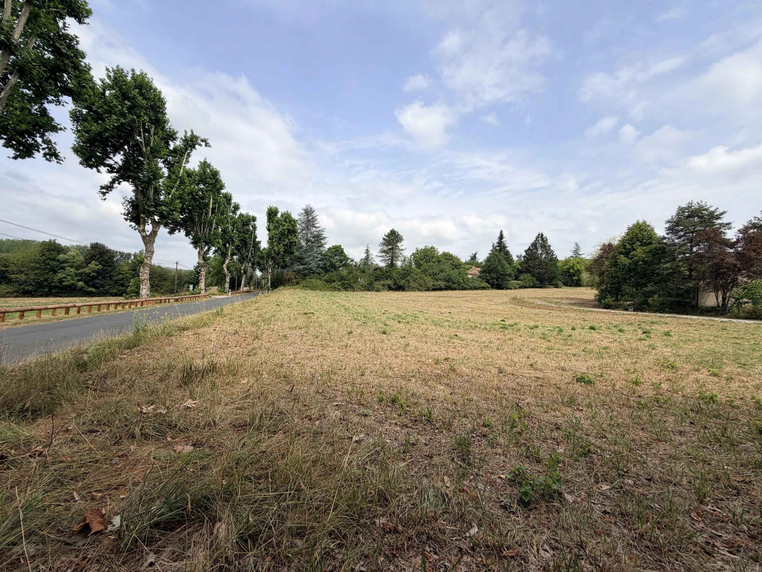 Building Plot with CU in countryside setting and walking distance to Cazals Centre, Midi-Pyrénées – France – BVI86384