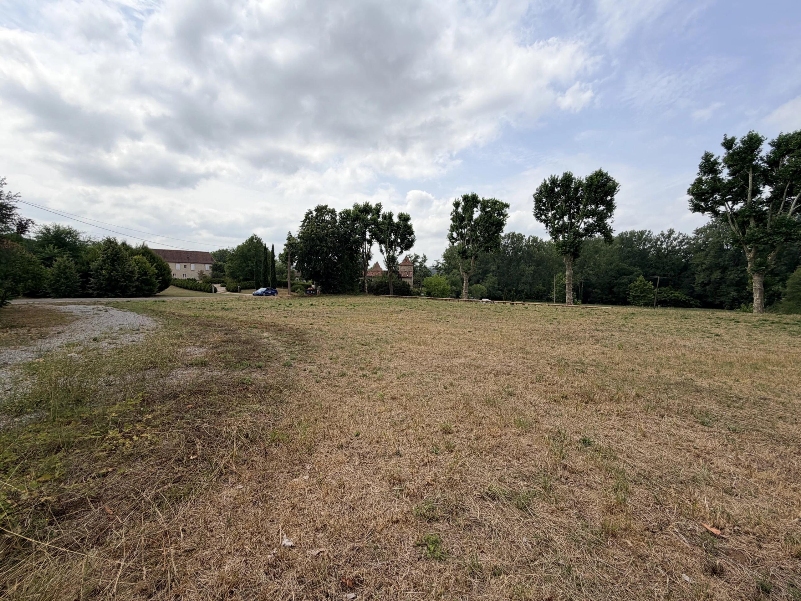 Building Plot with CU in countryside setting and walking distance to Cazals Centre, Midi-Pyrénées – France – BVI86384