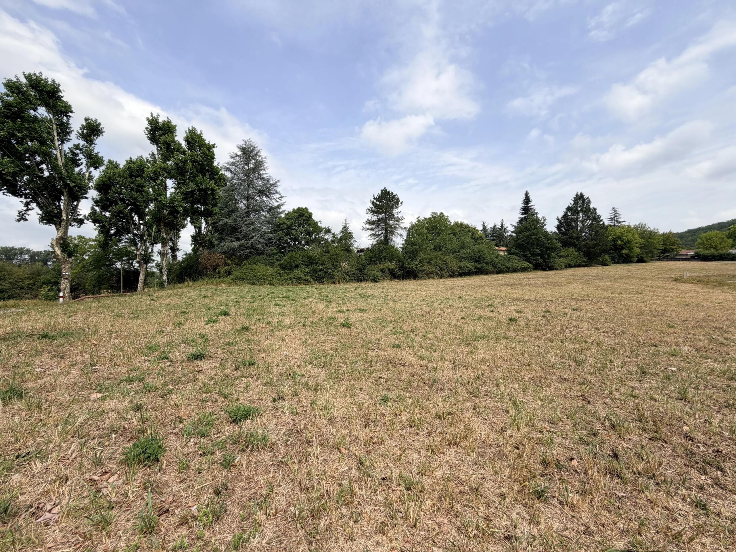 Building Plot with CU. Countryside Setting, Walking Distance to Cazals Centre., Midi-Pyrénées – France – BVI86383