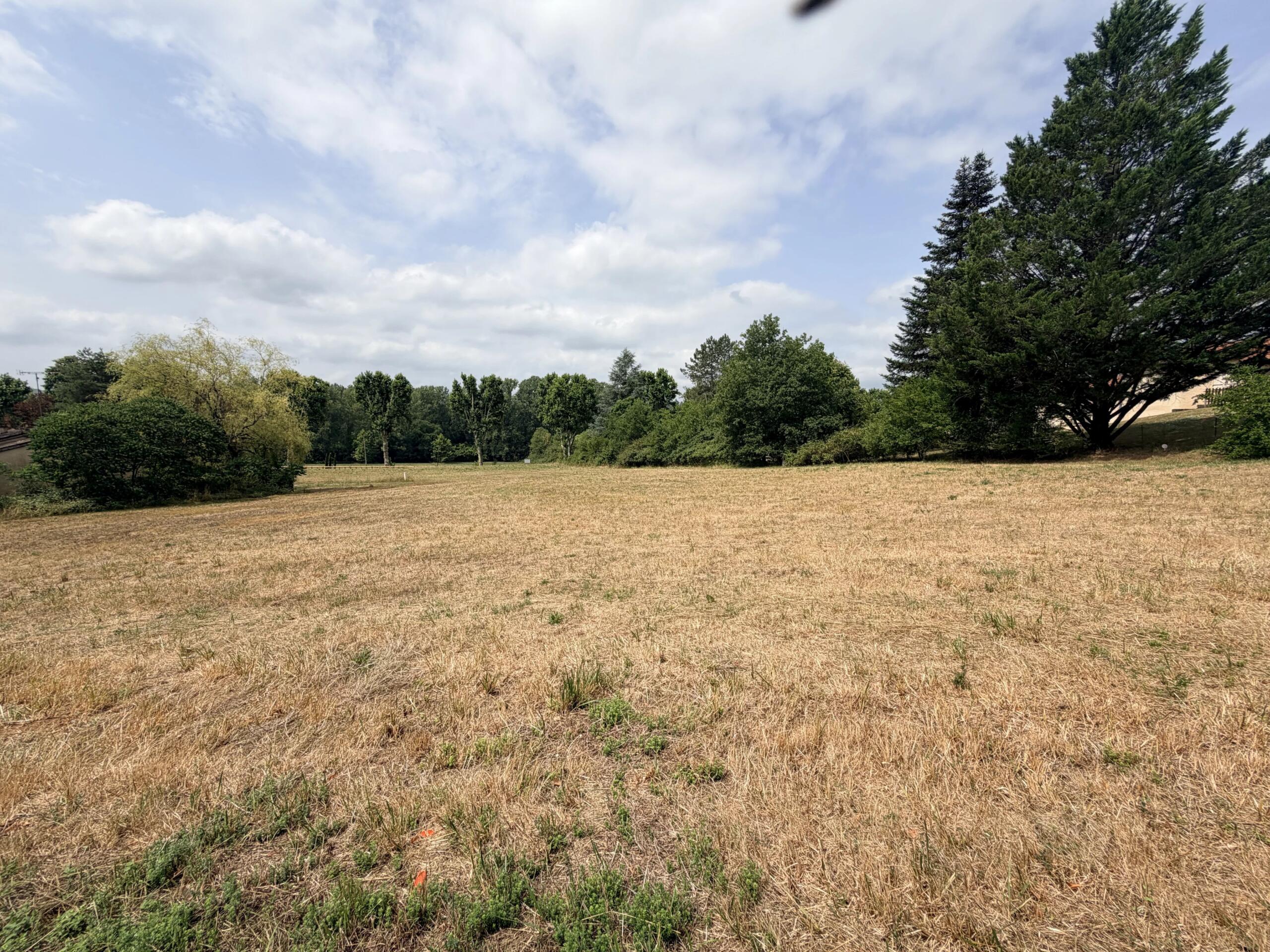 Building Plot with CU, in Countryside Setting and Walking Distance to Cazals Centre., Midi-Pyrénées – France – BVI86382